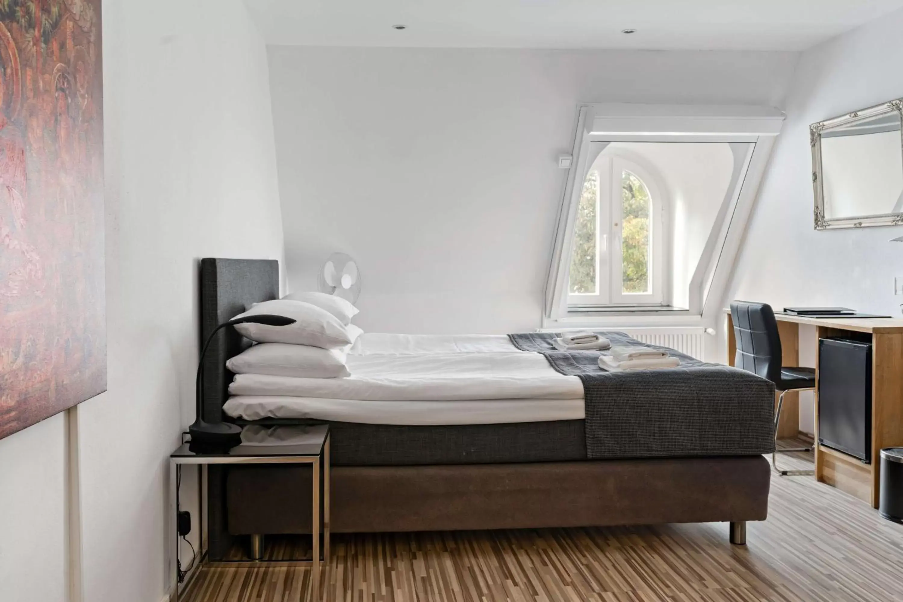 Suite with Double Bed in Best Western Hotel Anno 1937 Suite with Double Bed in Best Western Hotel Anno 1937