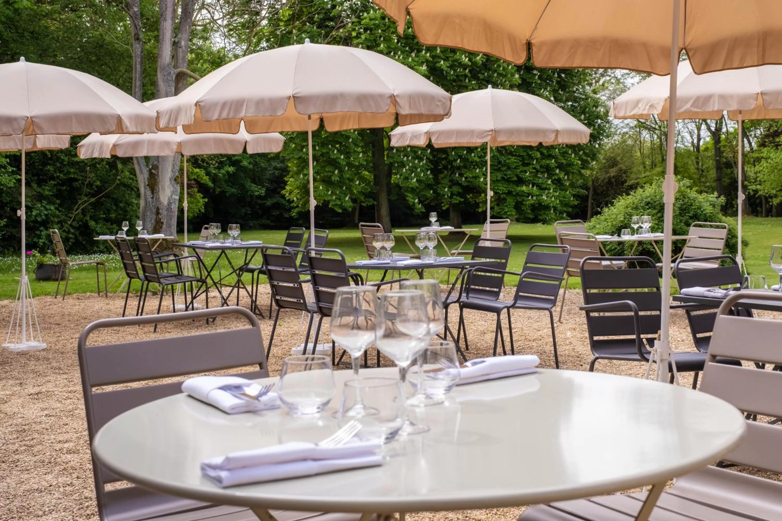 Patio in Les Demeures de Varennes, BW Signature Collection