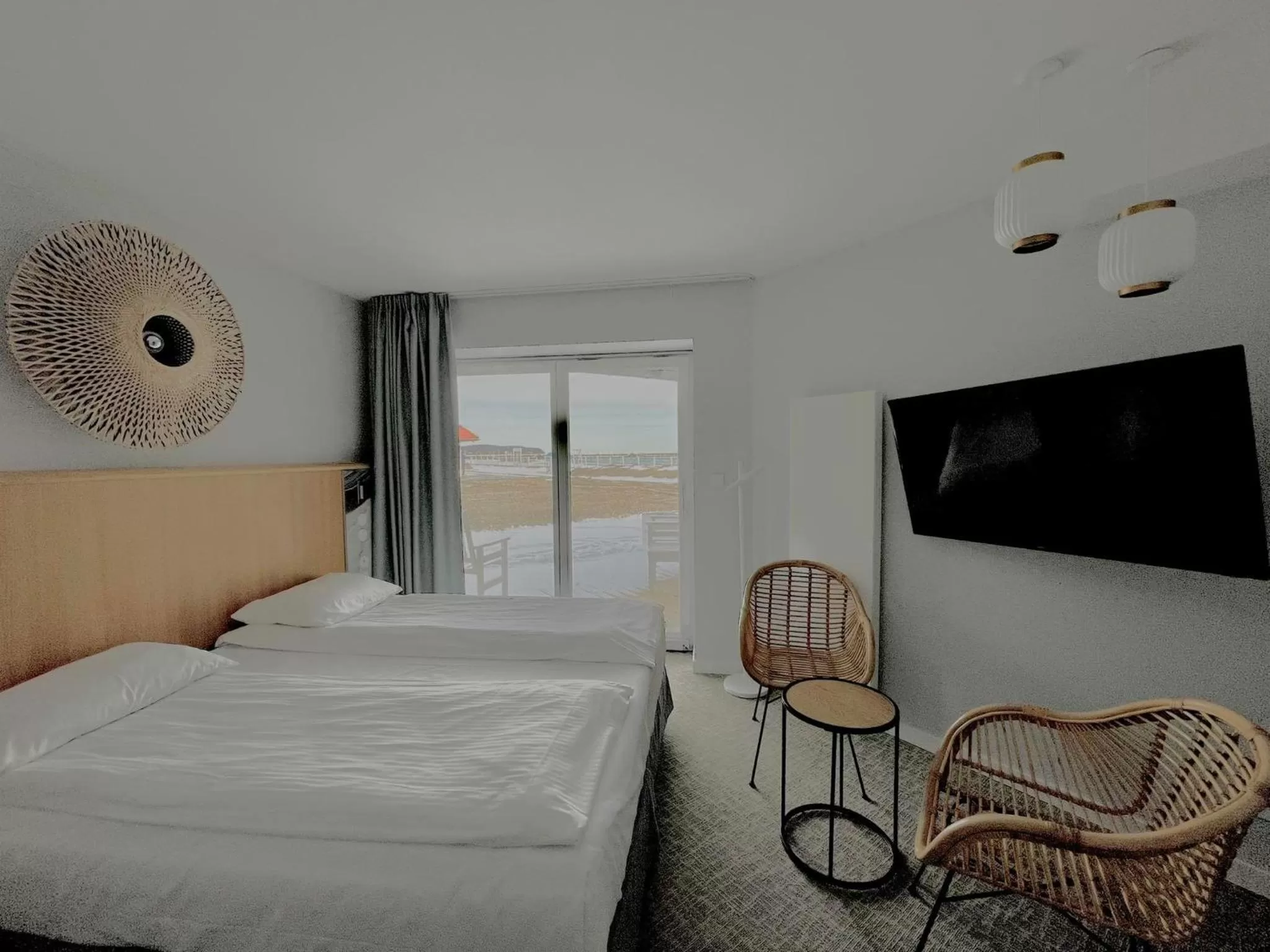 Bed, TV/Entertainment Center in Hotel Zhong Hua