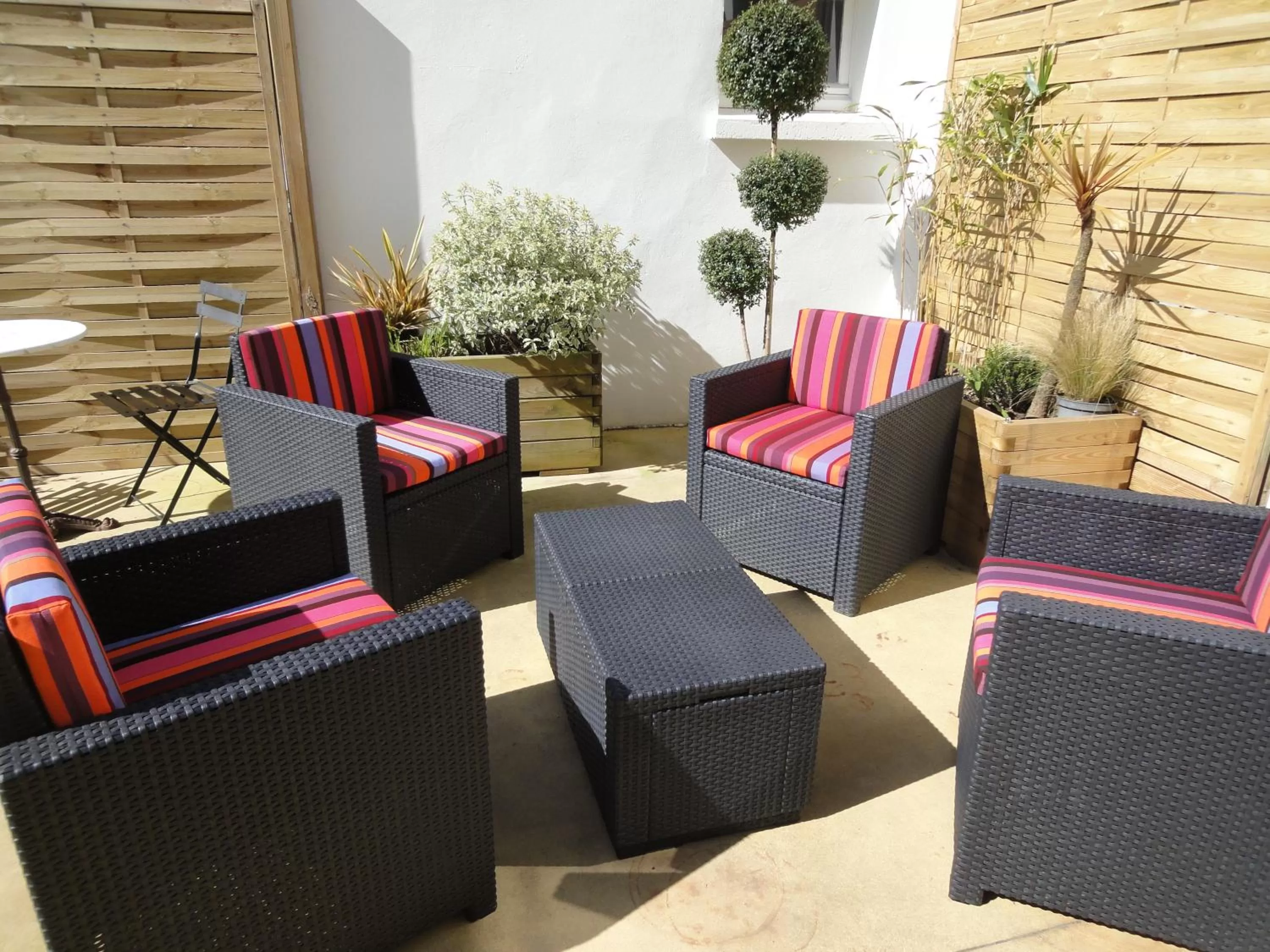 Patio in The Originals Boutique, Hôtel de La Baie de Morlaix