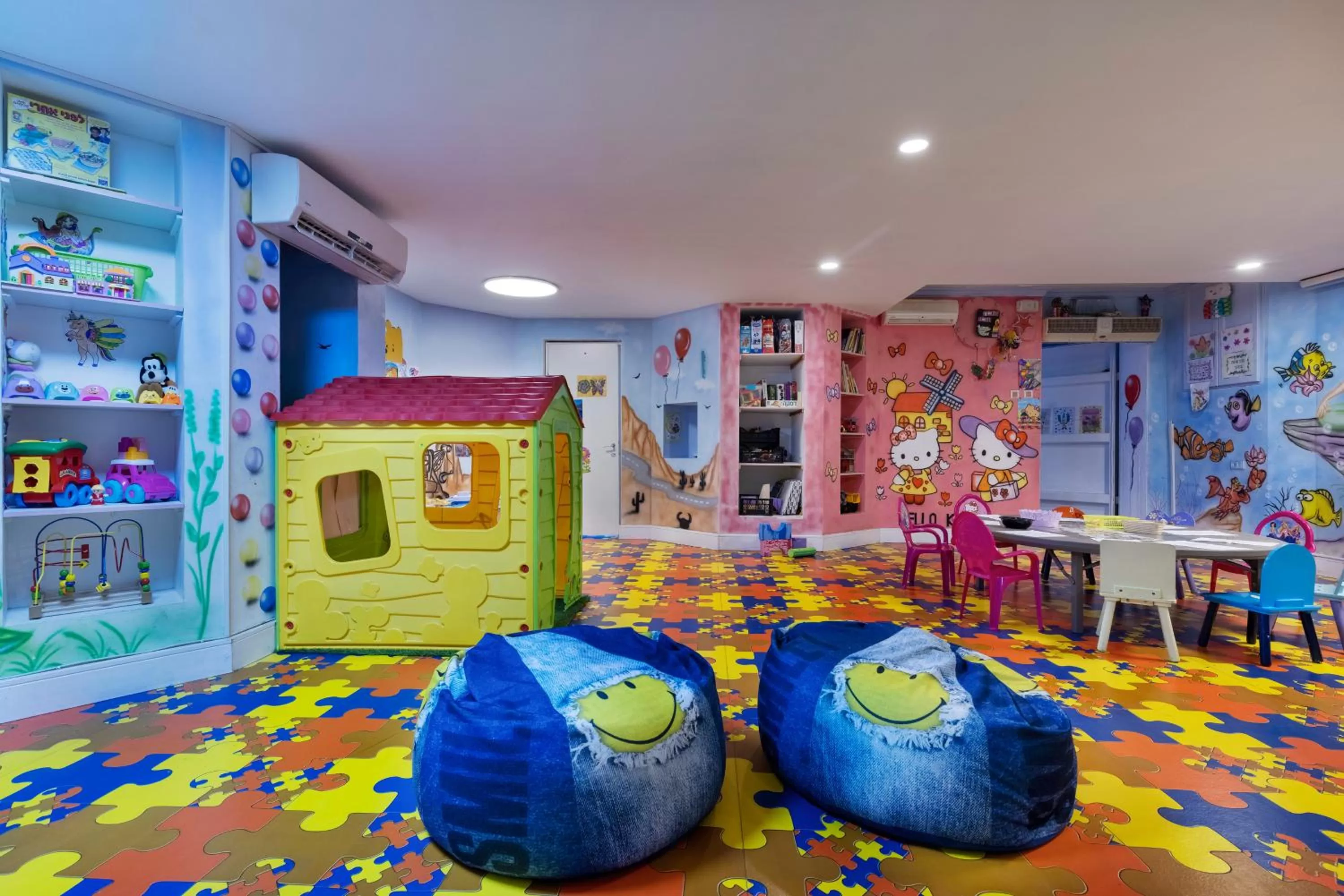 Kids's club in Herbert Samuel Royal Shangri-La Eilat