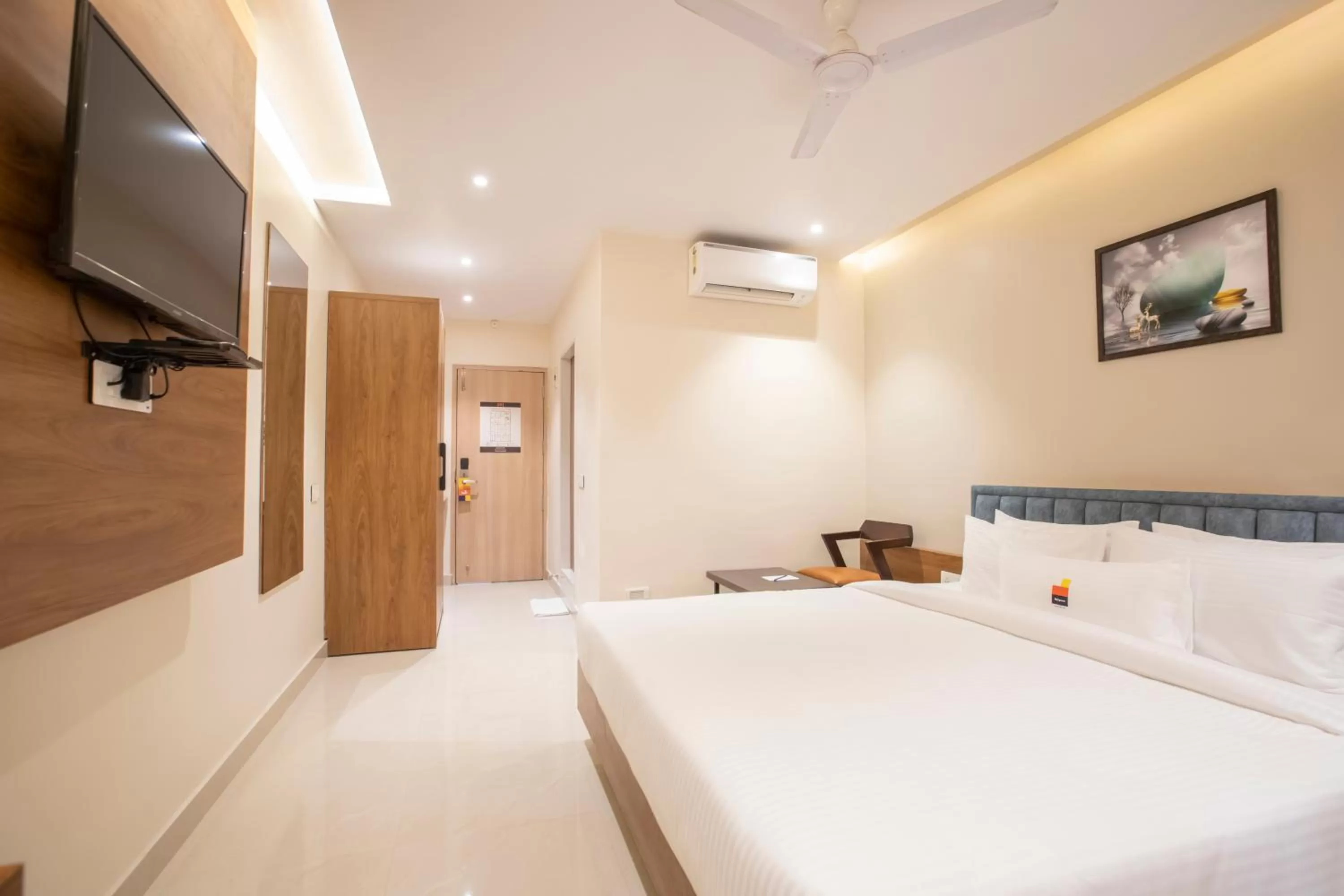 Communal lounge/ TV room, Bed in MySpace Kadison