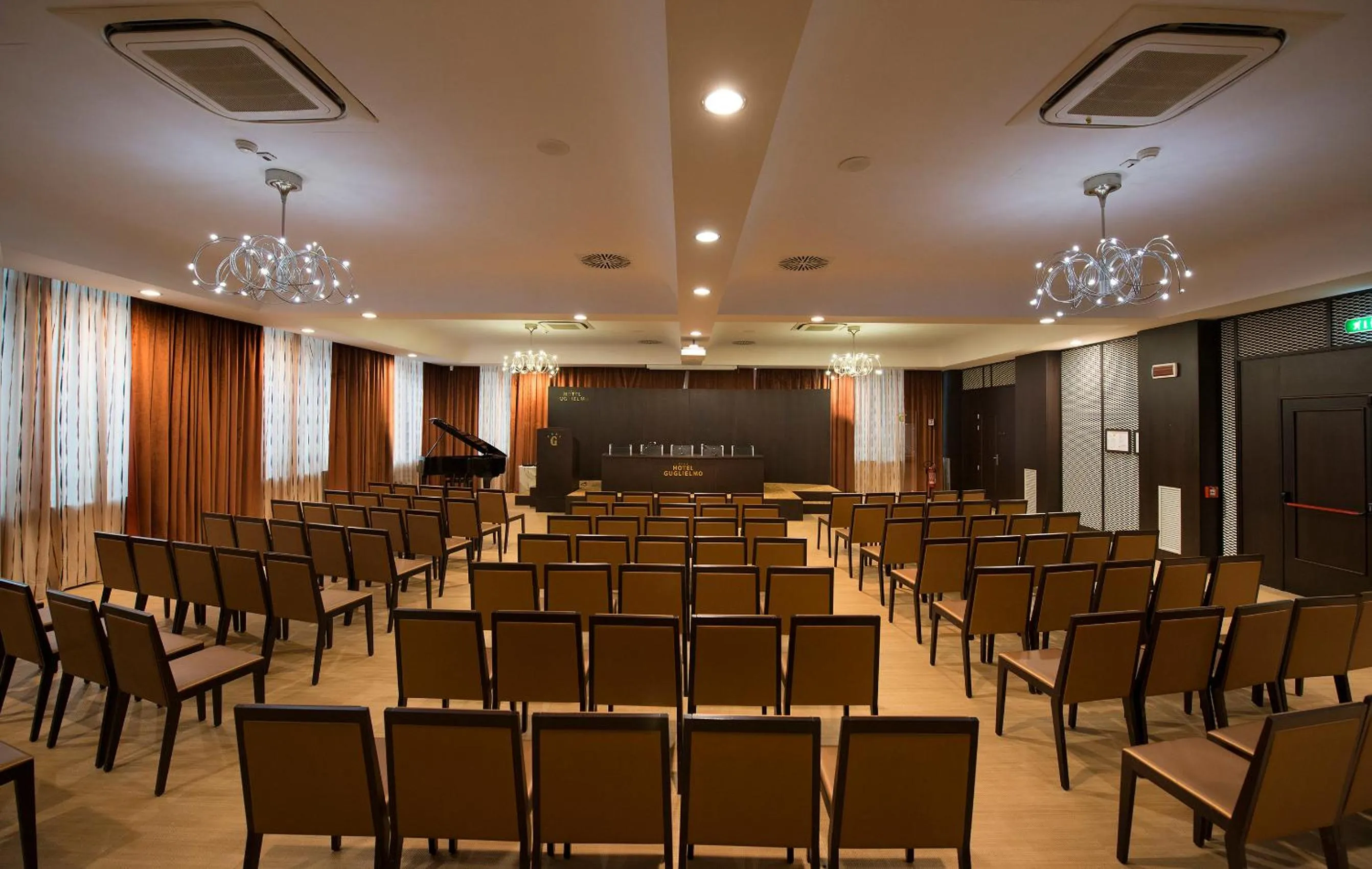 Business facilities in Hotel Guglielmo
