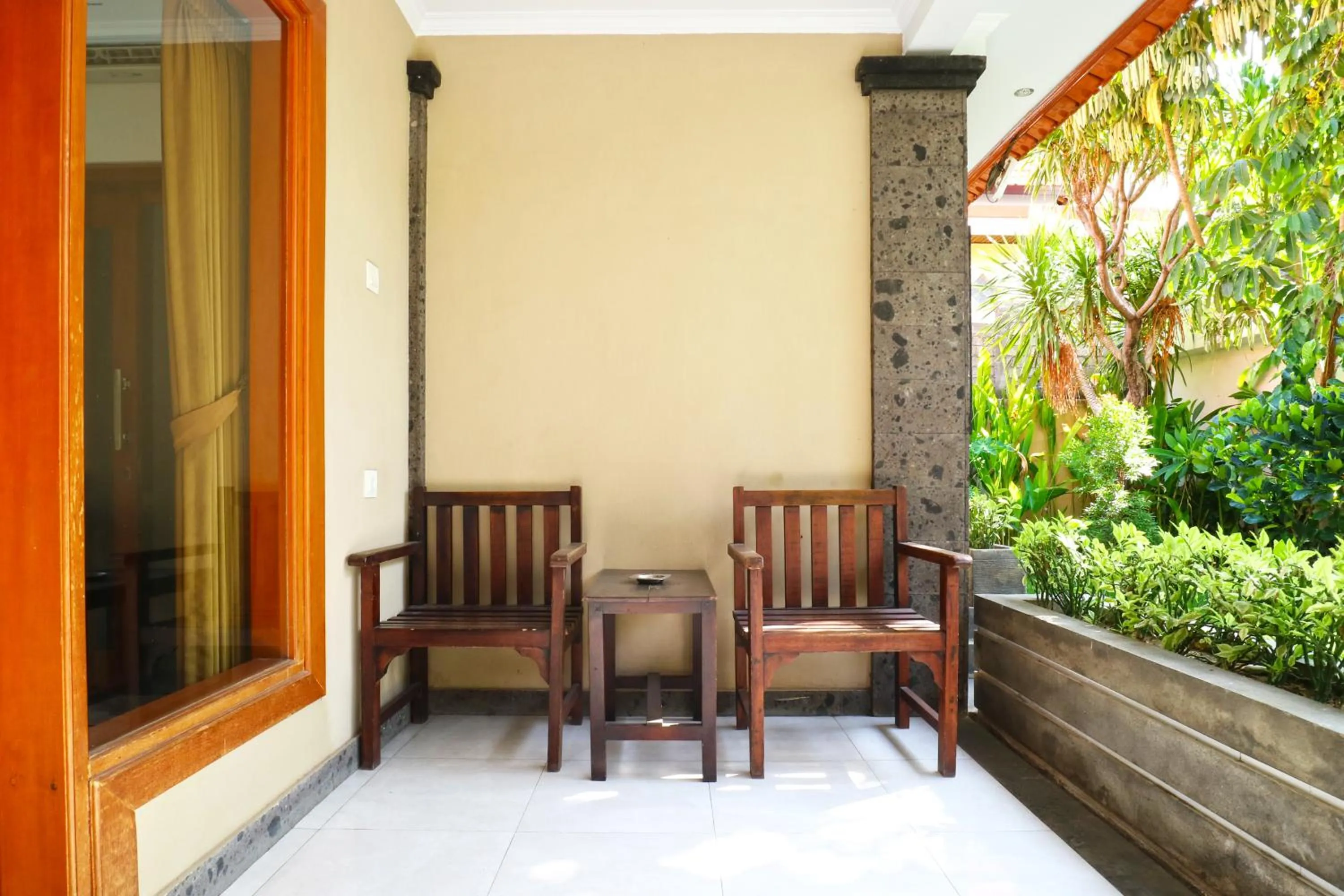 Seating area in Gora Beach Inn