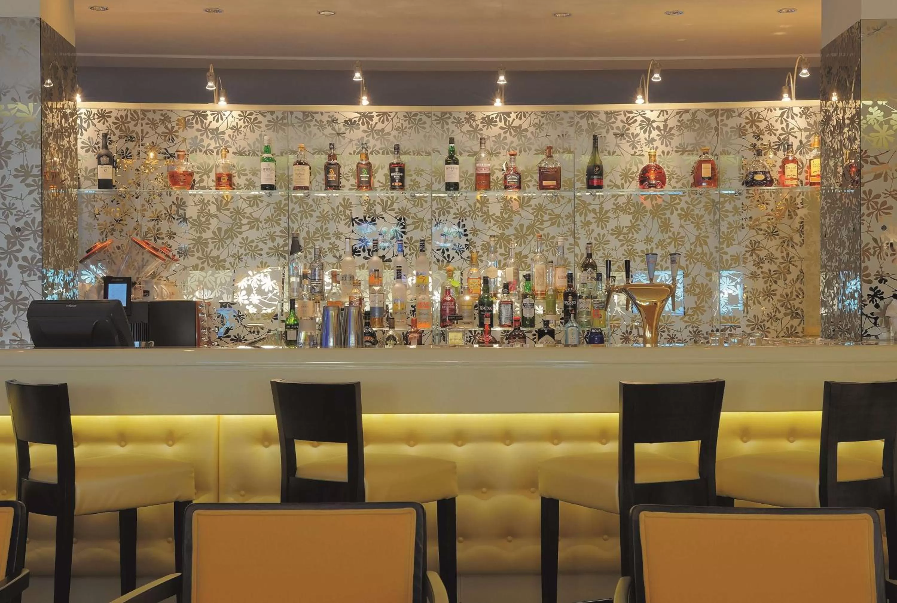 Lounge or bar in Radisson Blu Hotel, St. Gallen