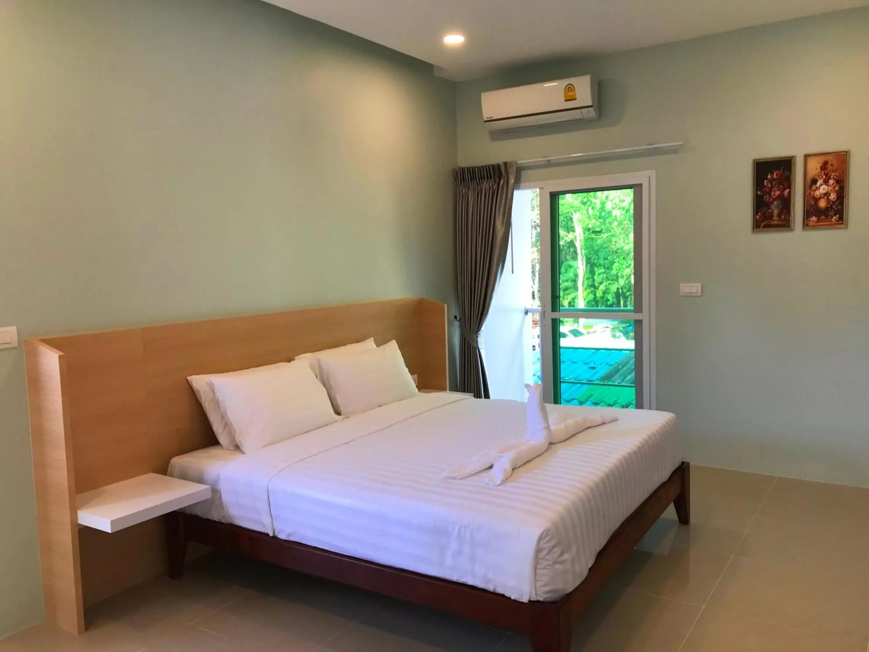 Deluxe Double Room in Sea-Sun Bungalow & Resort Deluxe Double Room in Sea-Sun Bungalow & Resort