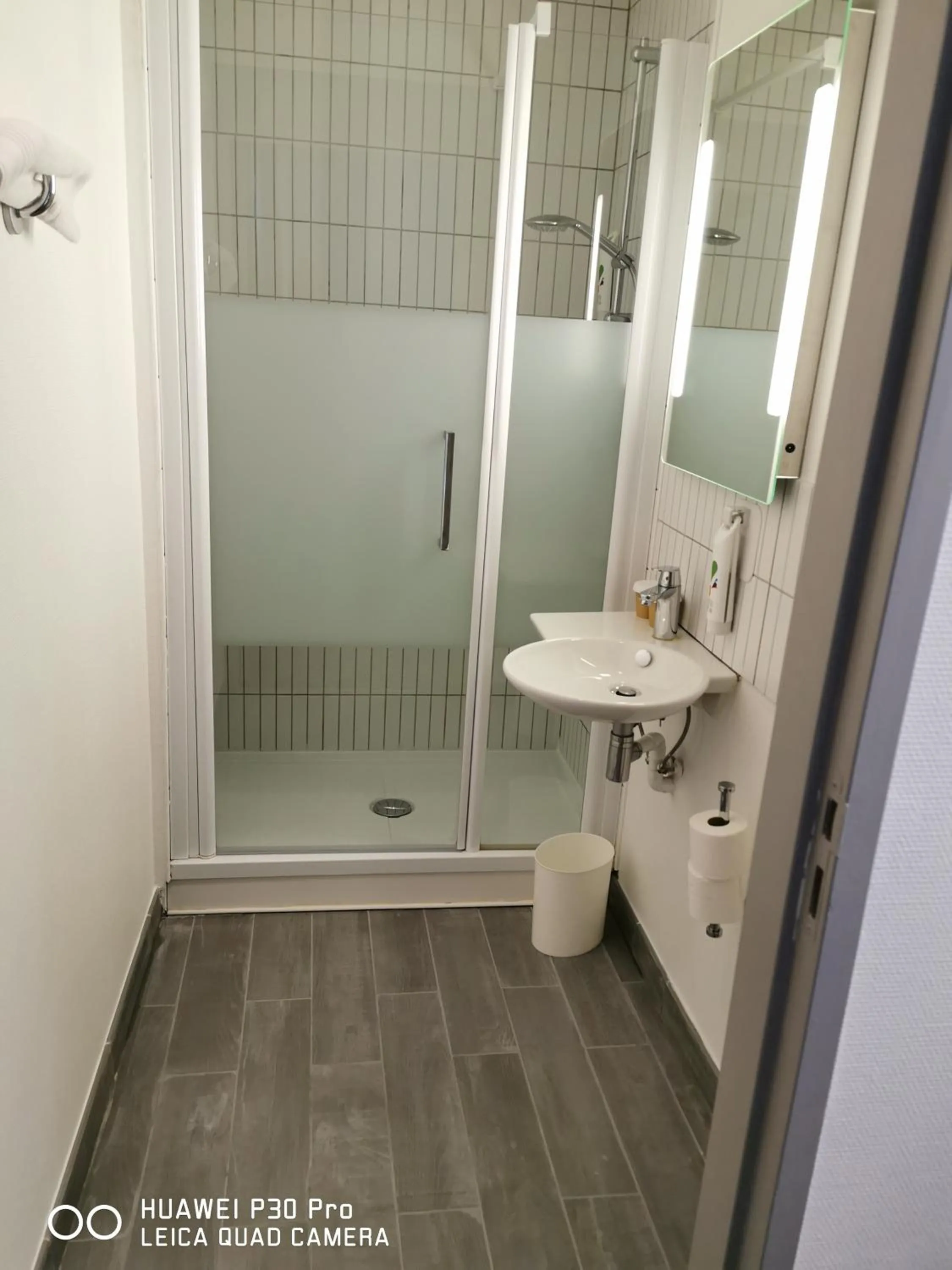 Bathroom in Ibis Styles Chambery Centre Gare