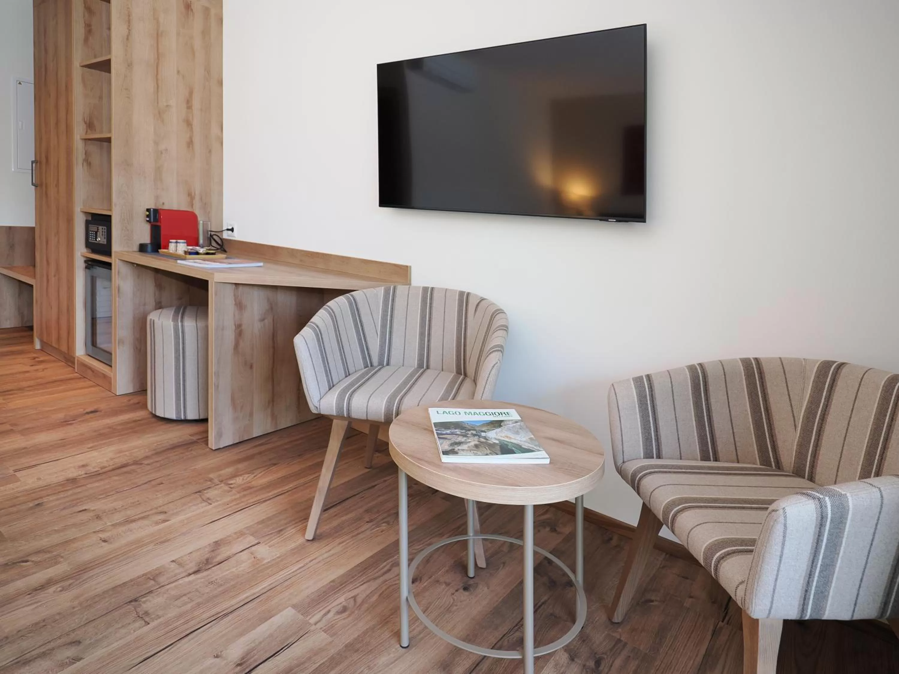 Bedroom, TV/Entertainment Center in Ristorante Charme Hotel Tre Terre