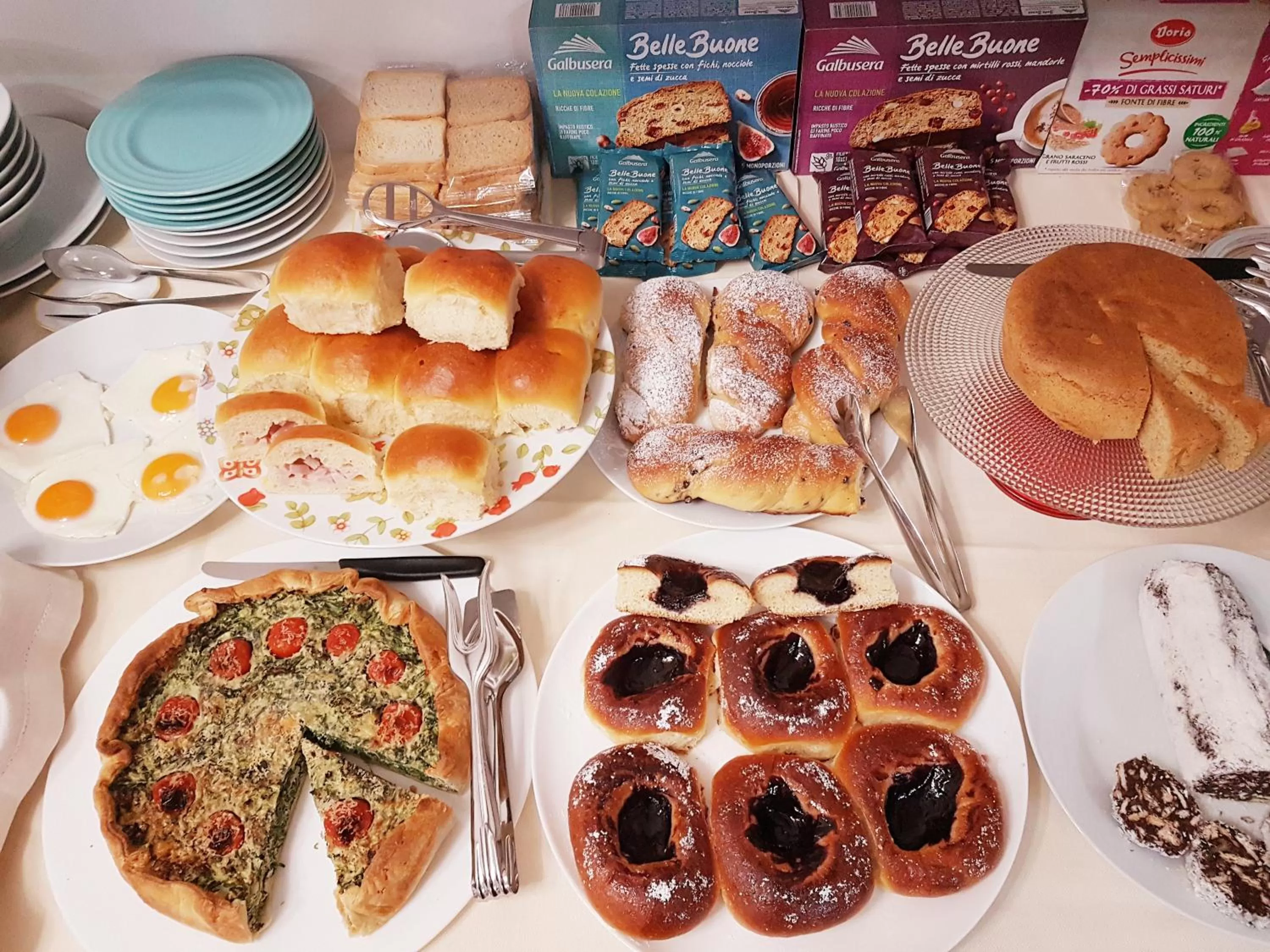 Buffet breakfast in Villa Bellavista Alba, B&B