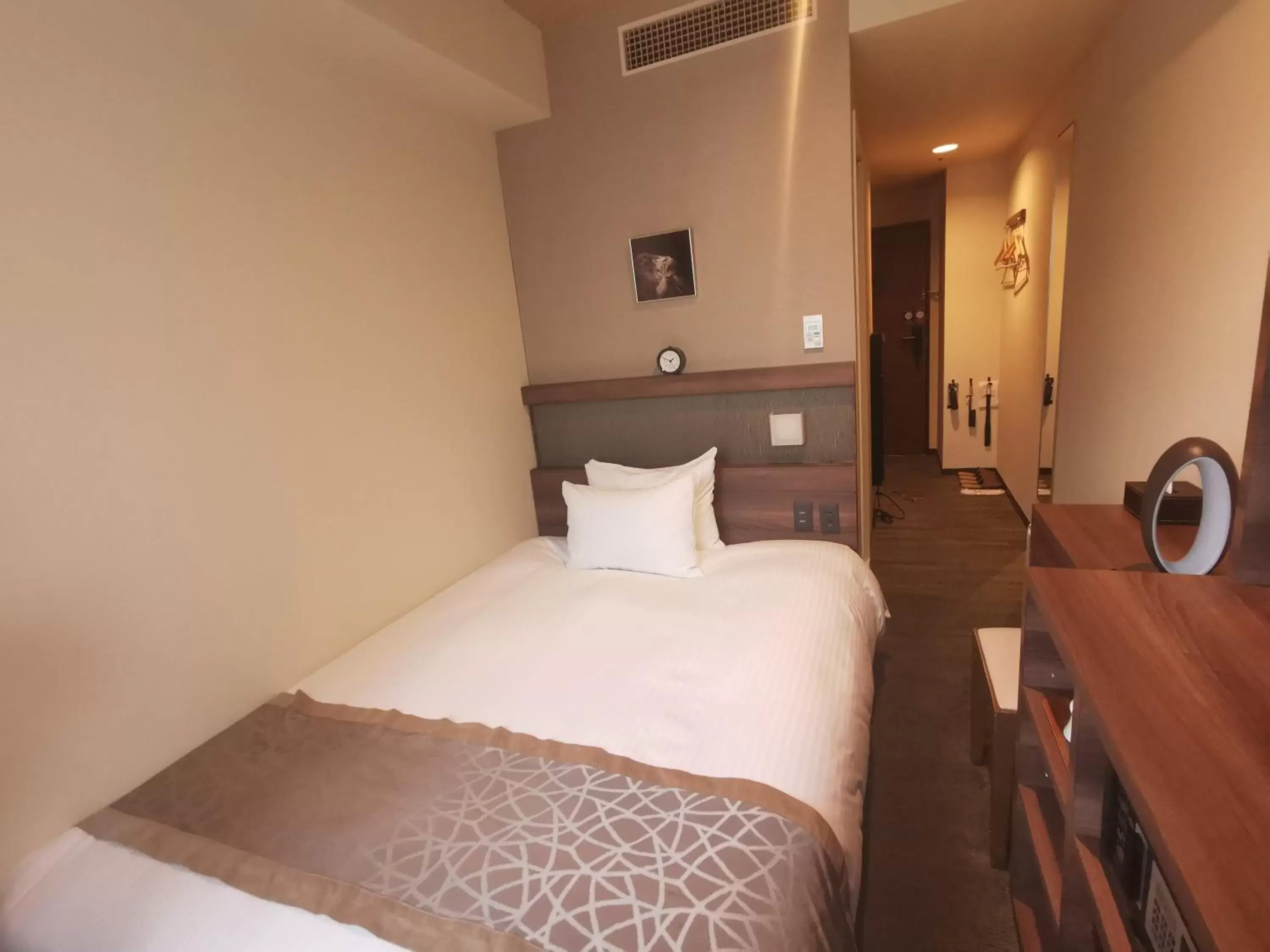 Double Room with Small Double Bed -Smoking in Hotel Keihan Yodoyabashi Double Room with Small Double Bed -Smoking in Hotel Keihan Yodoyabashi
