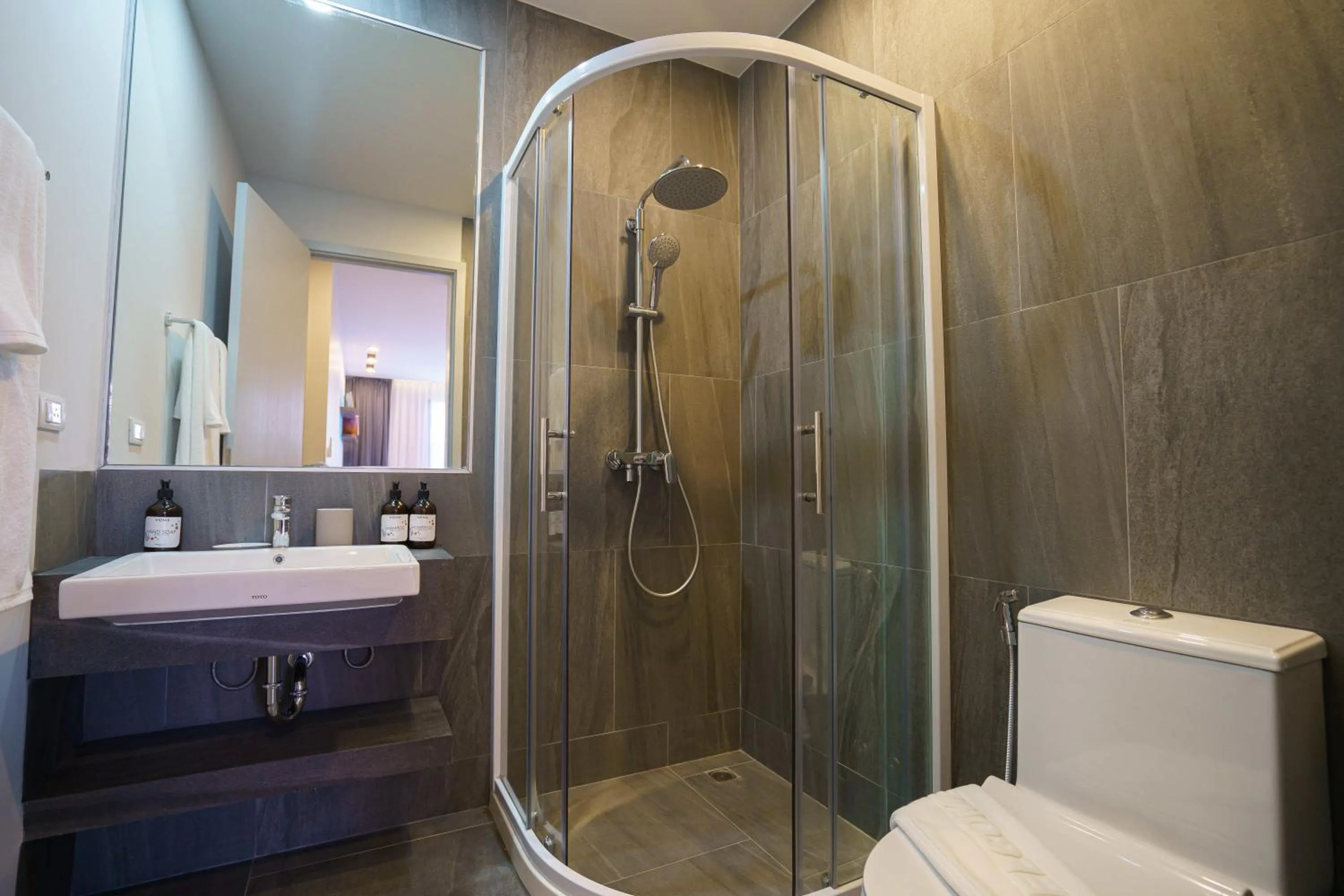 Shower in HOMA Phuket Town