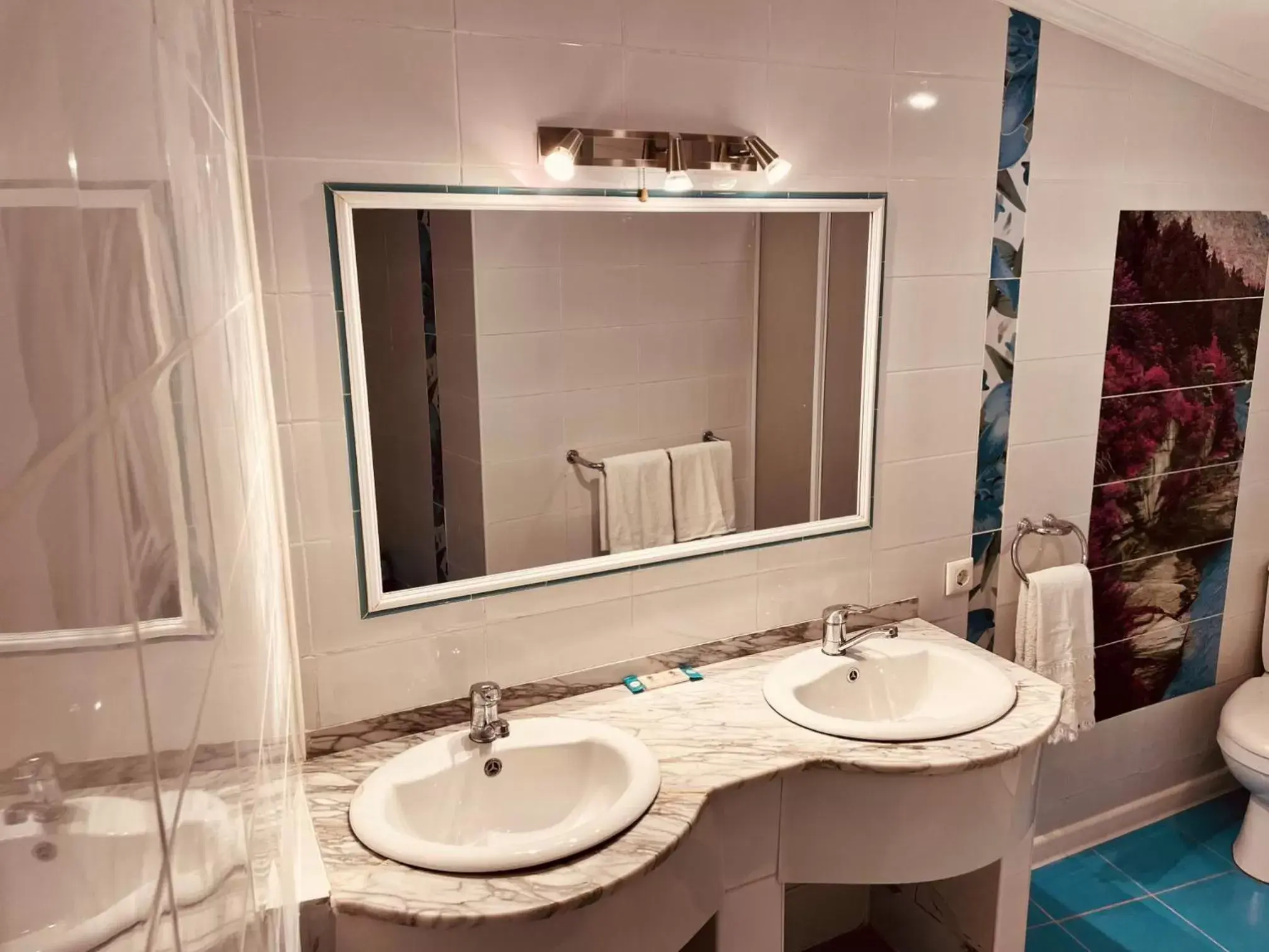 Deluxe Twin Room in Diamond Hotel Deluxe Twin Room in Diamond Hotel