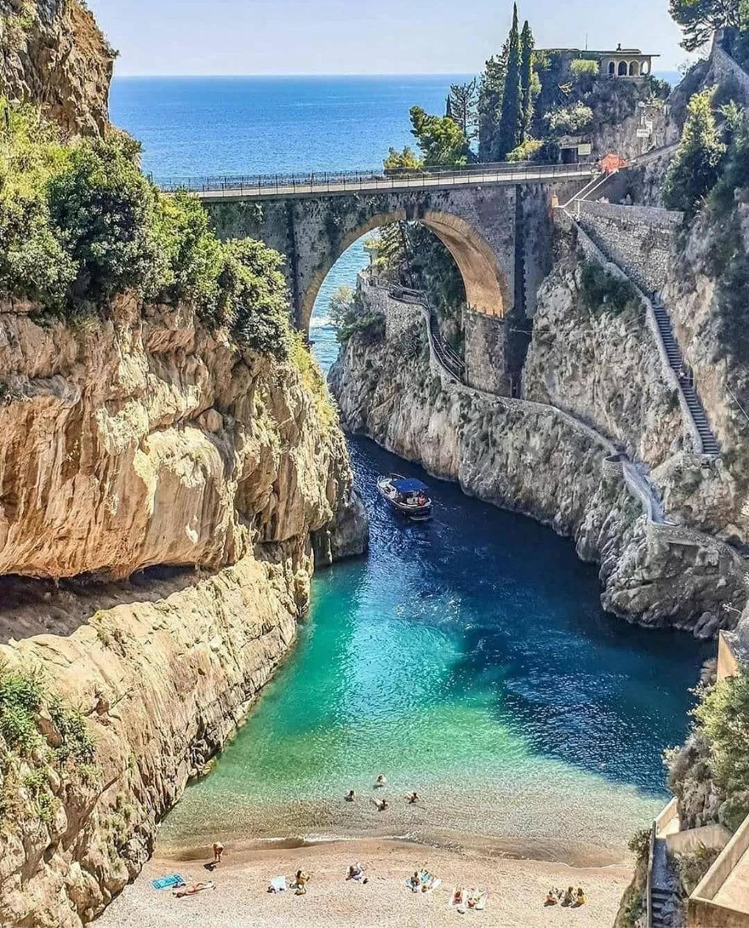 Nearby landmark in Al Chiaro di Luna