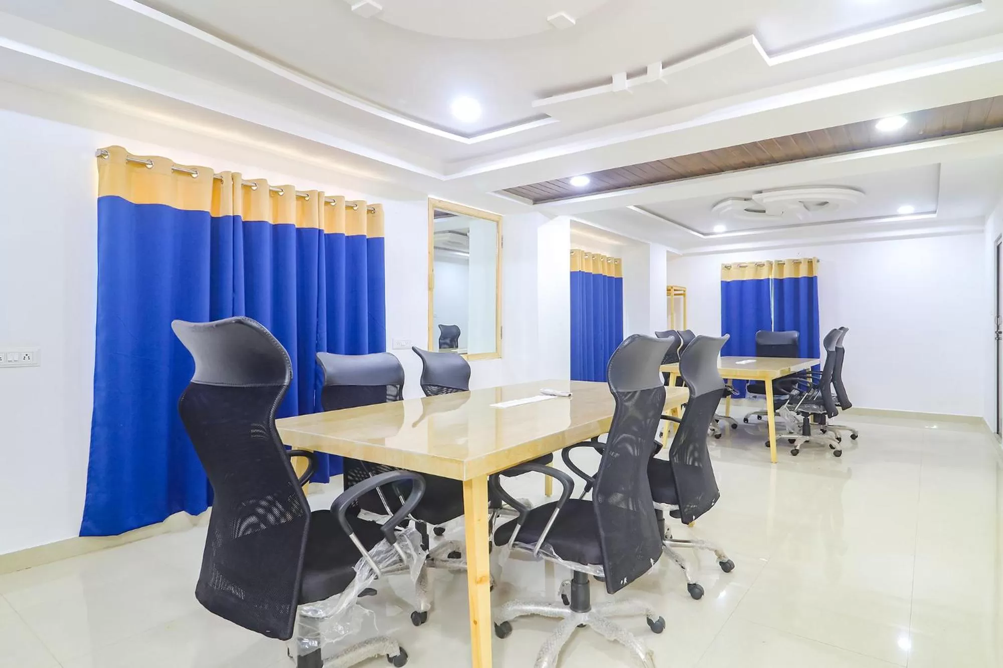 Meeting/conference room in FabHotel Green Leaf