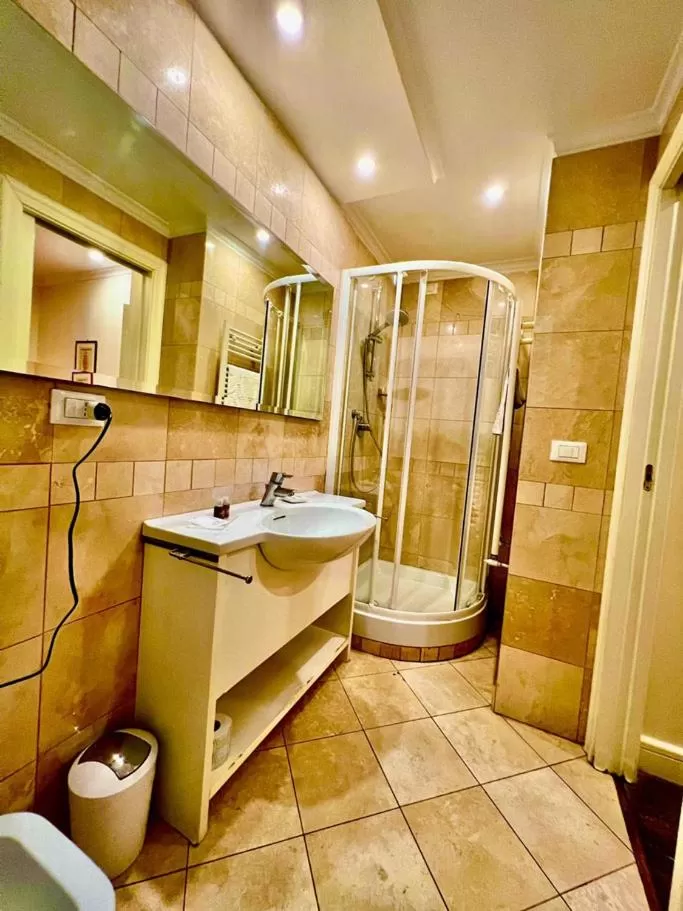 Bathroom in Quirinale luxury suite Roma