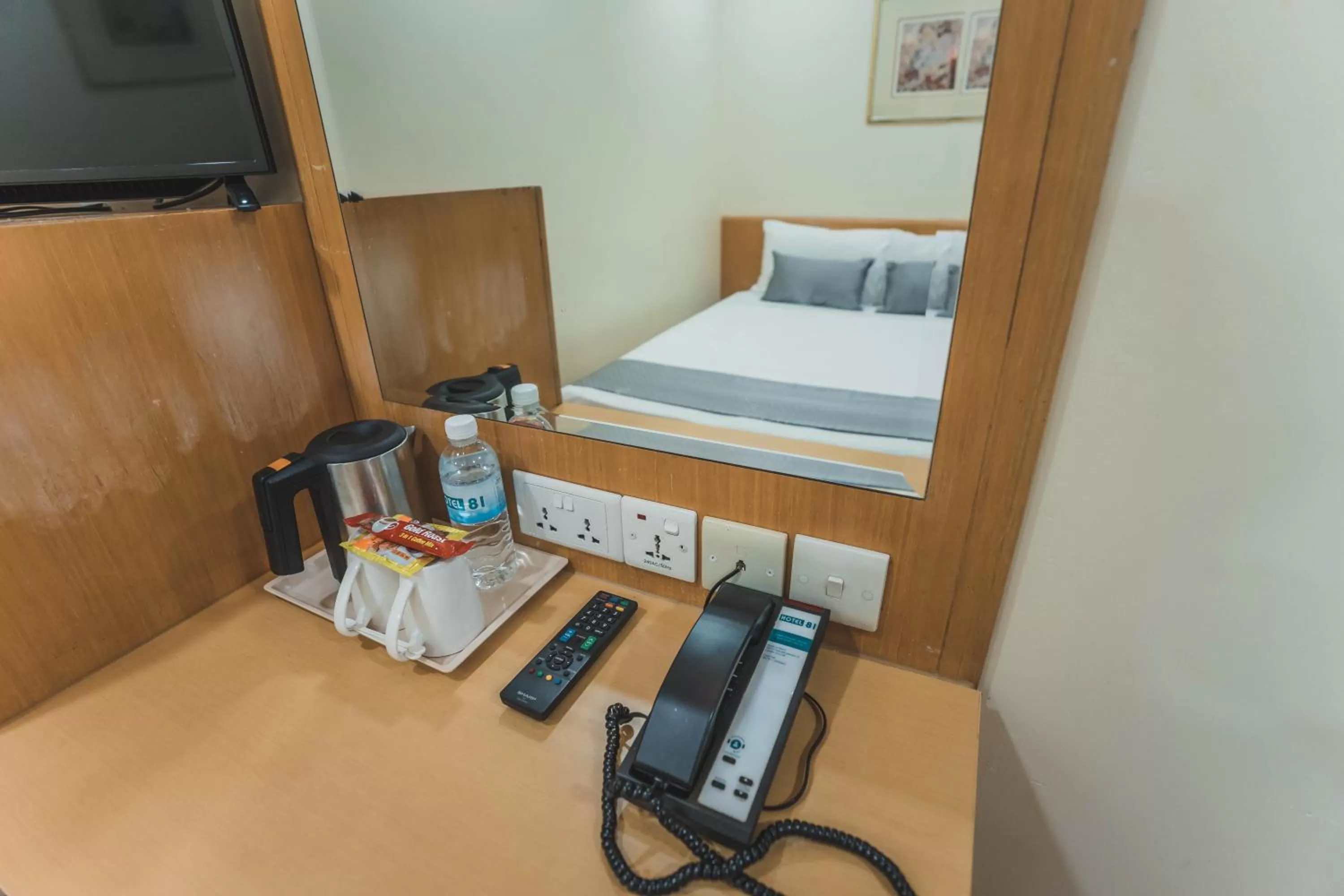 Bedroom, Bed in Hotel 81 Sakura