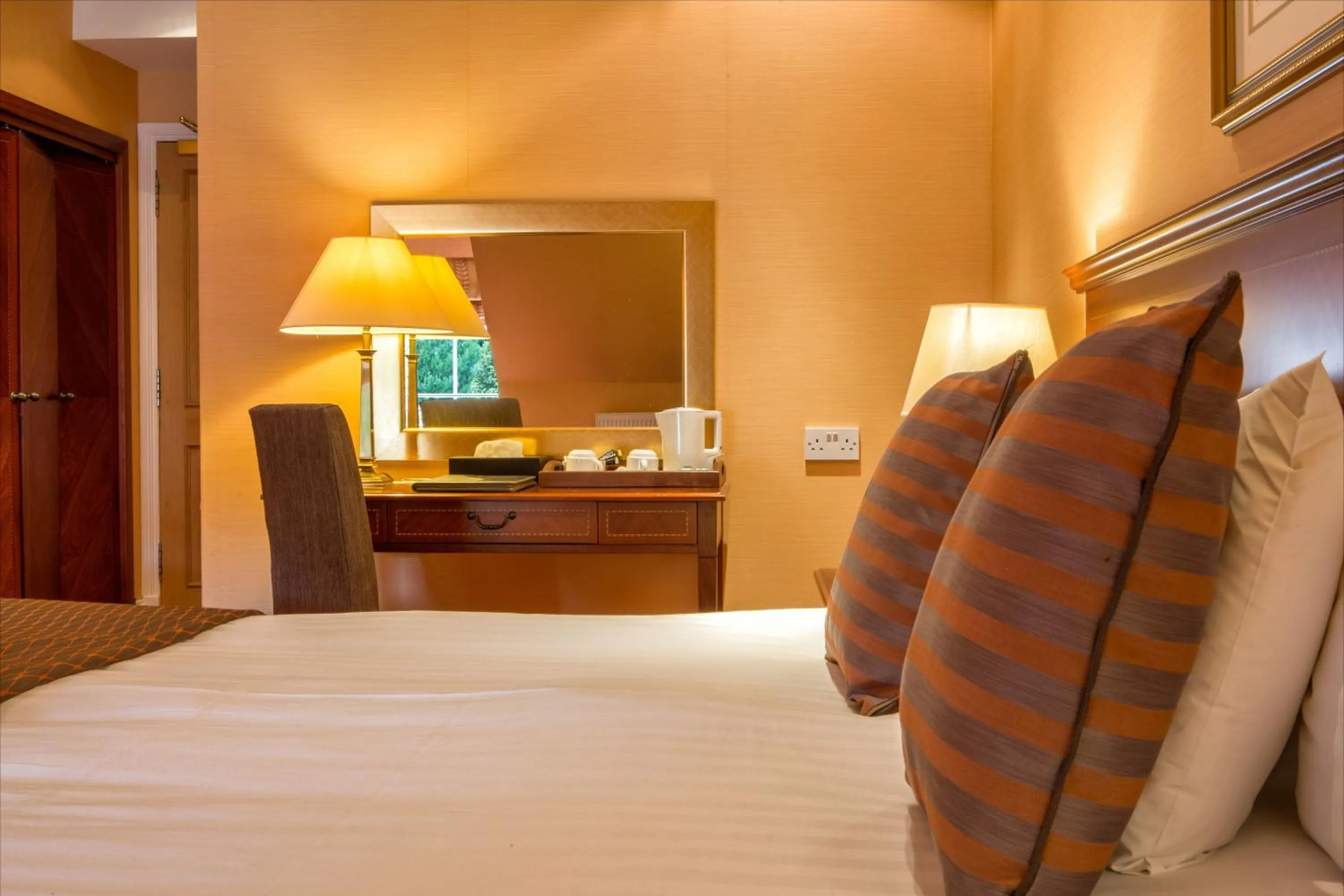 Bed in Sherbrooke Castle Hotel