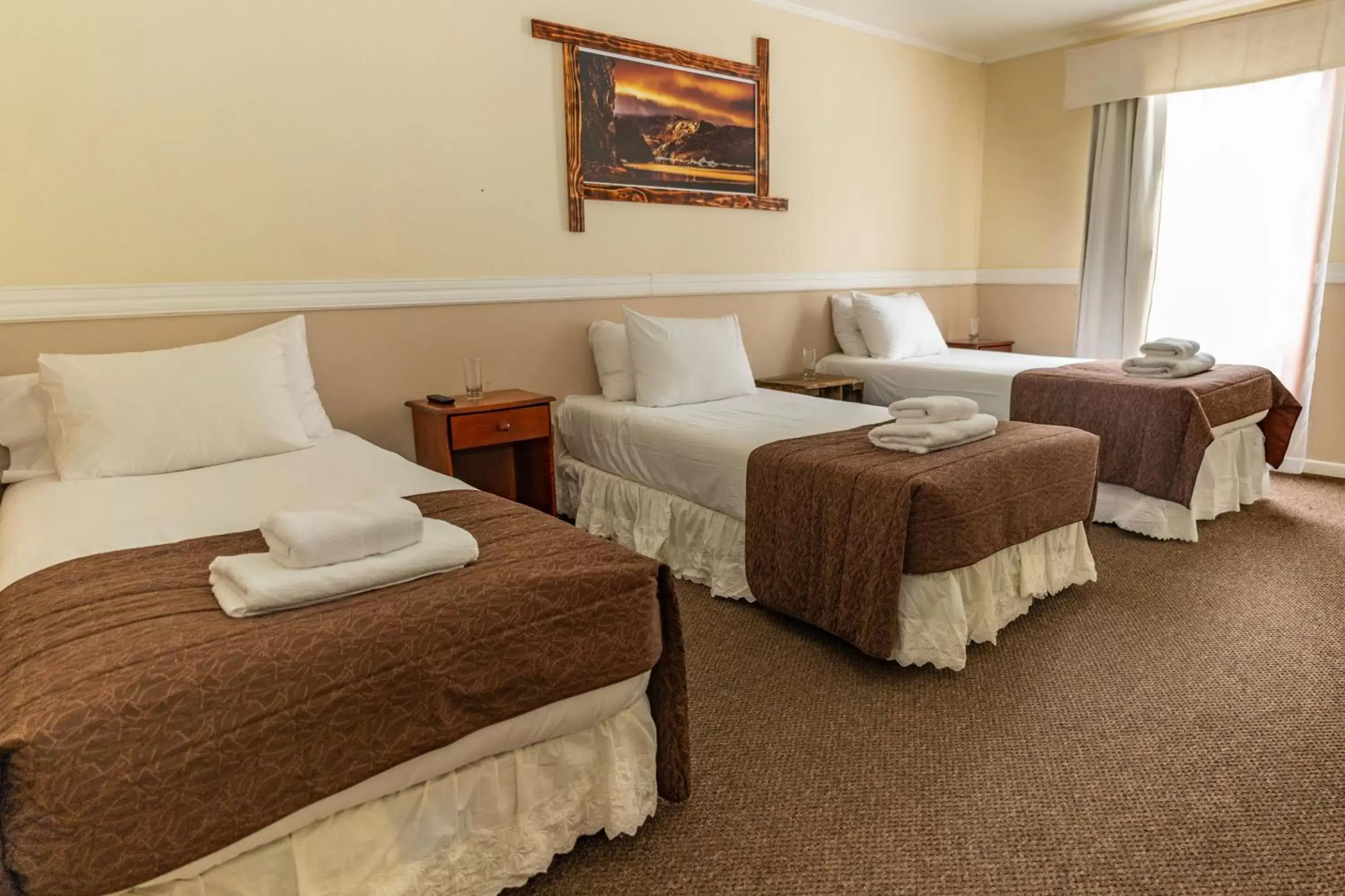 Standard Triple Room in Darwin Hotel Standard Triple Room in Darwin Hotel