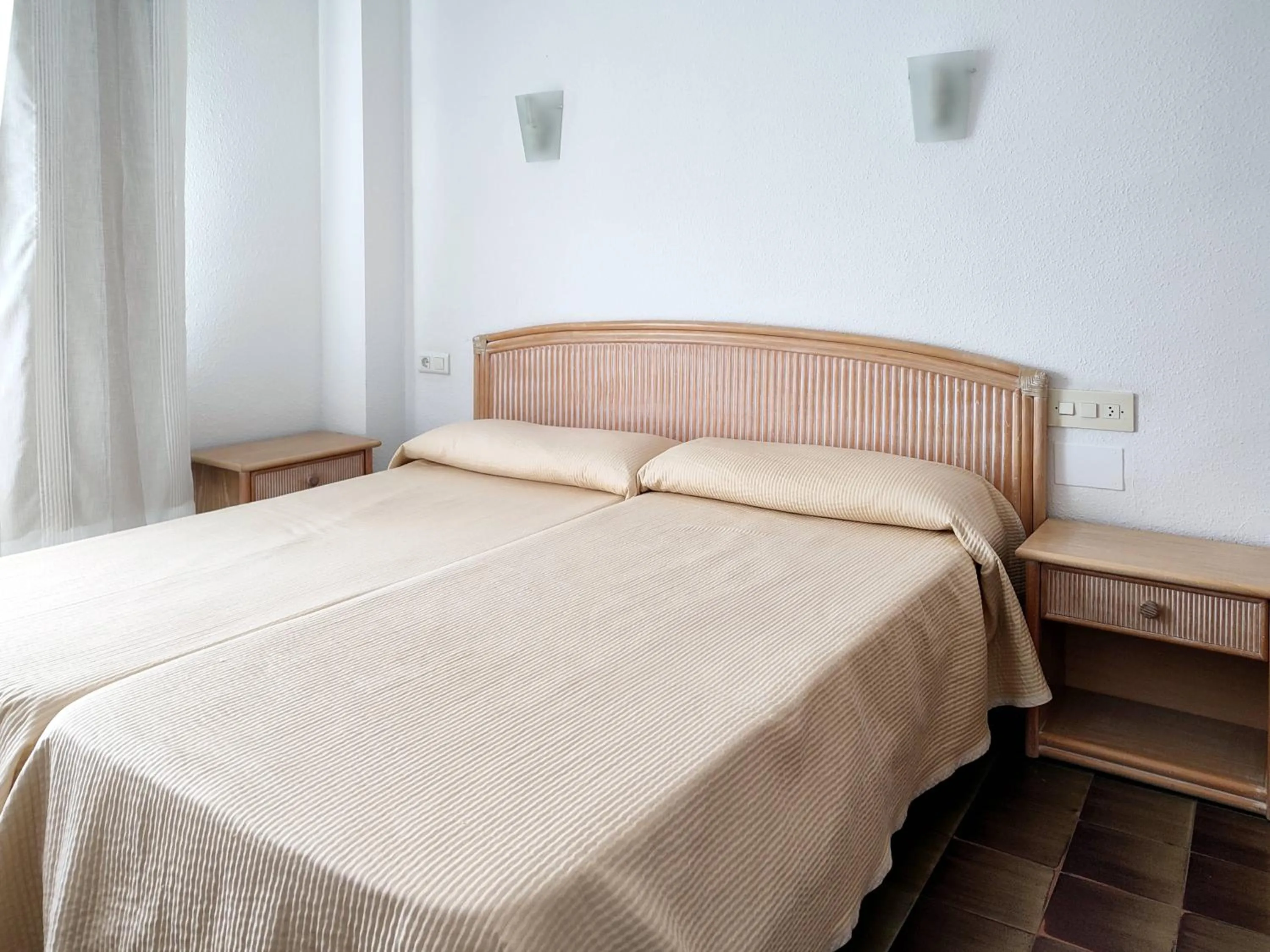 Photo of the whole room, Bed in Hotel Porto