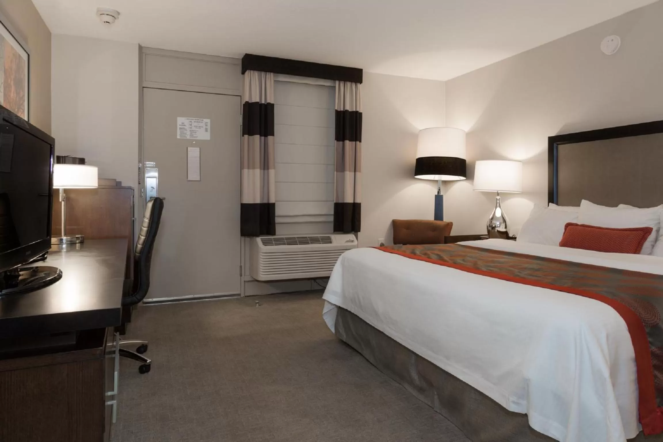 Bedroom, Bed in Ramada by Wyndham Boston