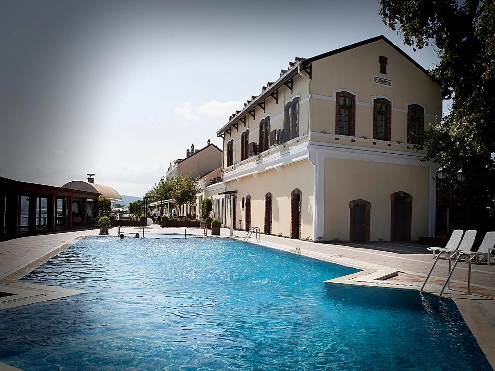 Day in Montania Special Class Hotel