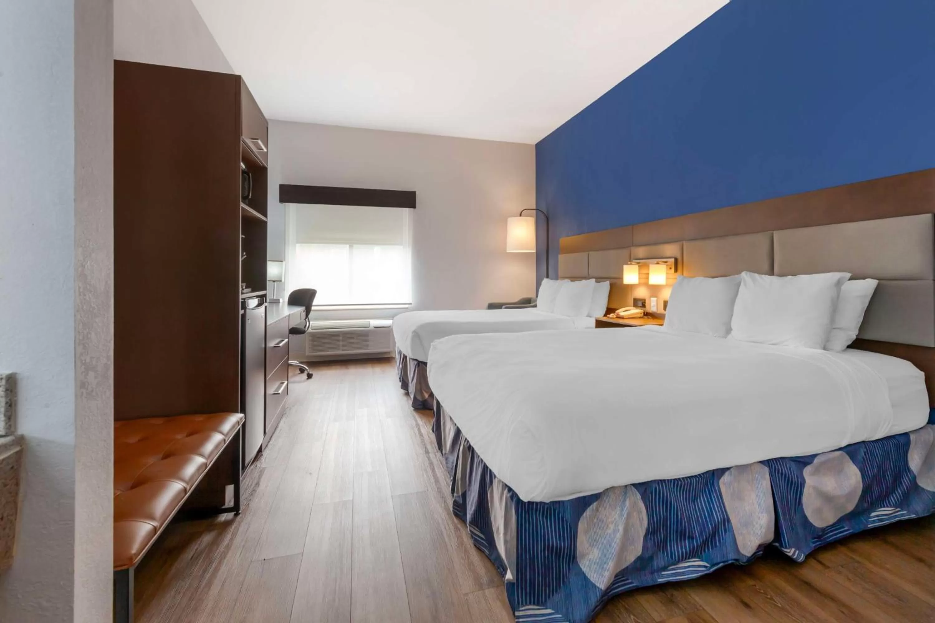 Bedroom, Bed in Best Western Sycamore Inn