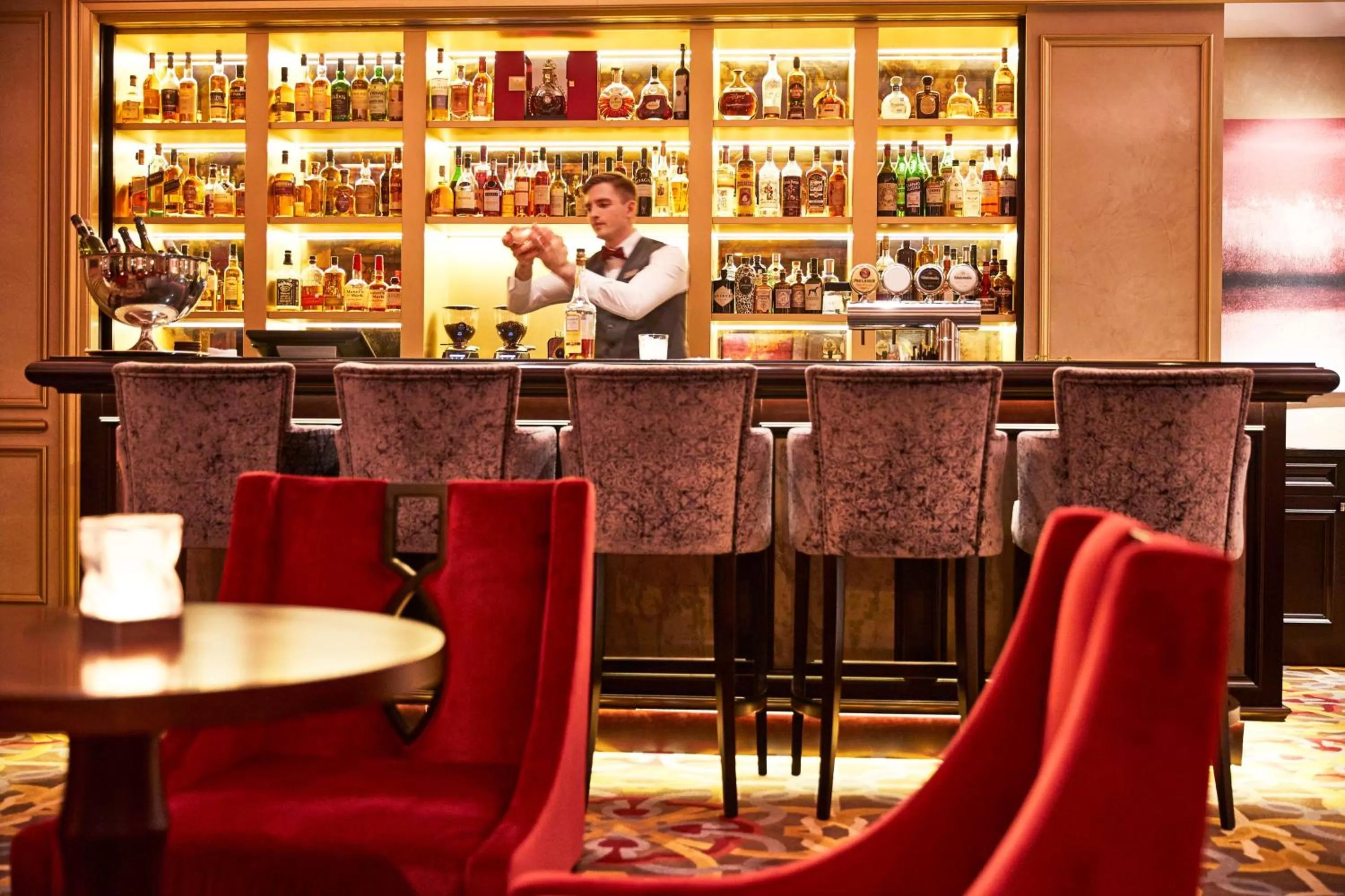 Lounge or bar in Grand Hotel Kempinski Riga