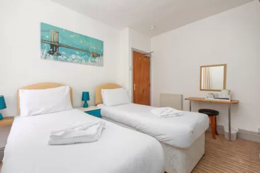 Bedroom, Bed in The Sandringham Court Hotel & Sports Bar-Groups Welcome here-High Speed Wi-Fi