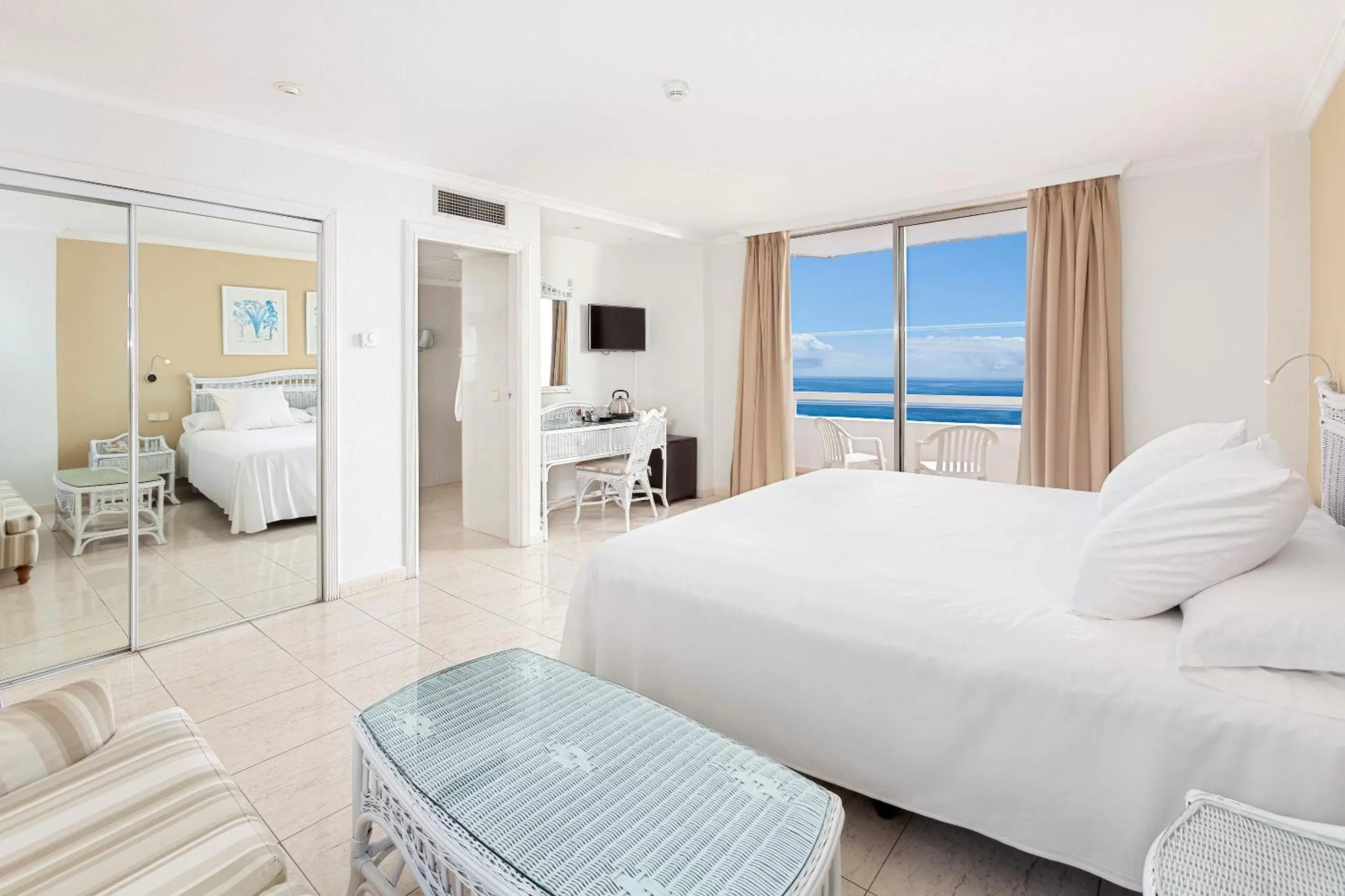 Junior Suite Skyline in Sol Arona Tenerife Junior Suite Skyline in Sol Arona Tenerife