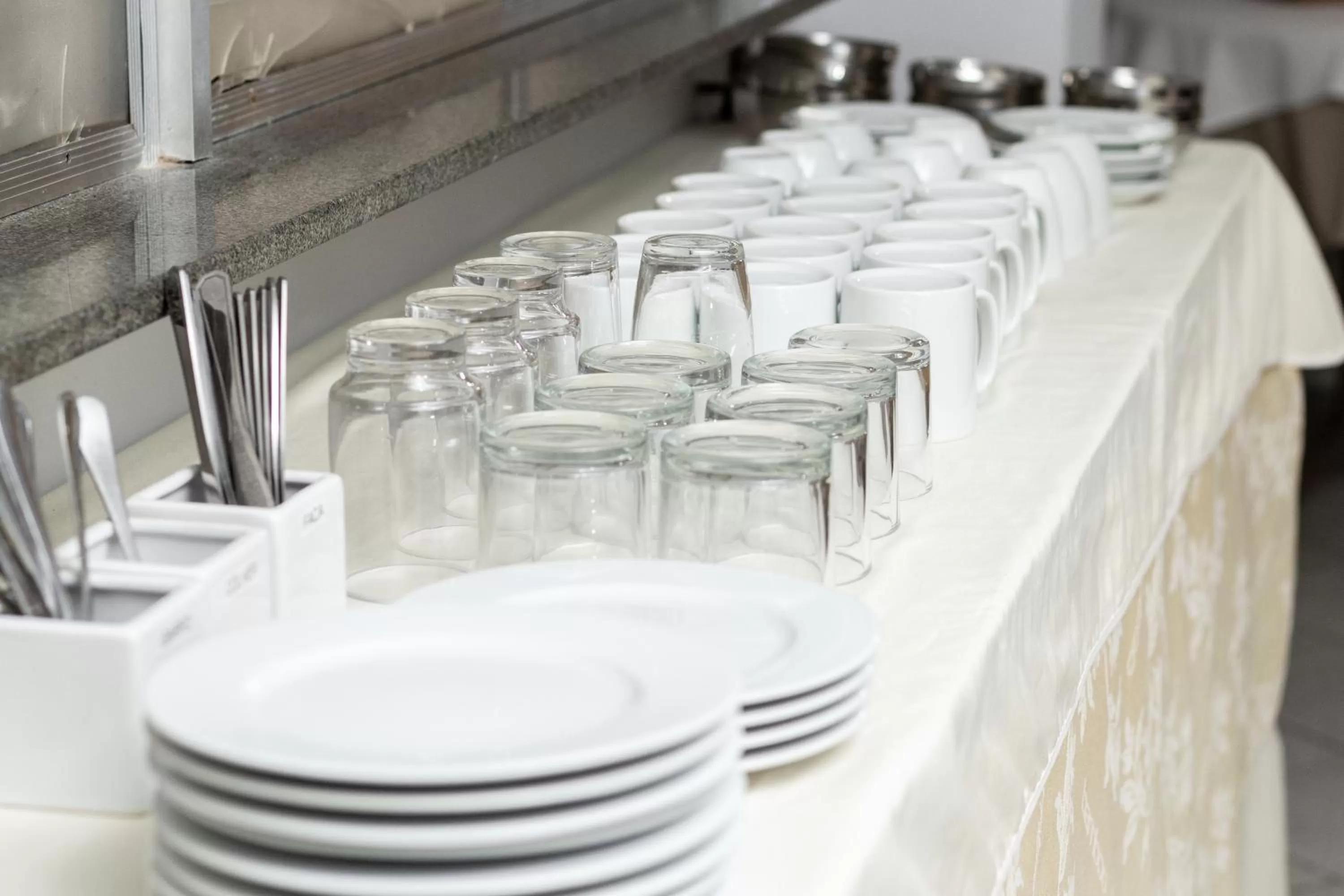 Breakfast, Restaurant/Places to Eat in Hotel Alfa de Bauru Ltda