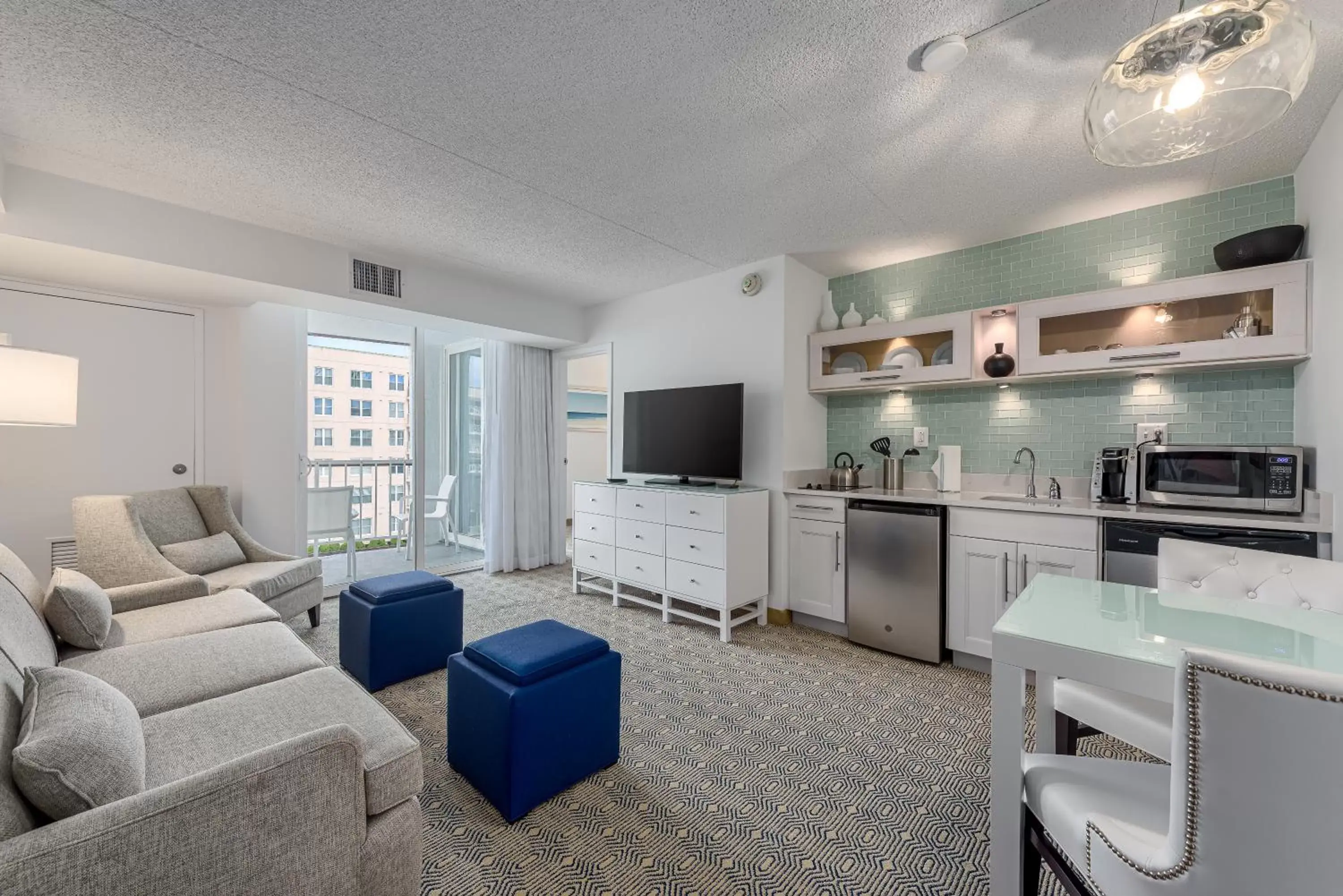 Premium Poolside Double Suite in ICONA Diamond Beach Premium Poolside Double Suite in ICONA Diamond Beach