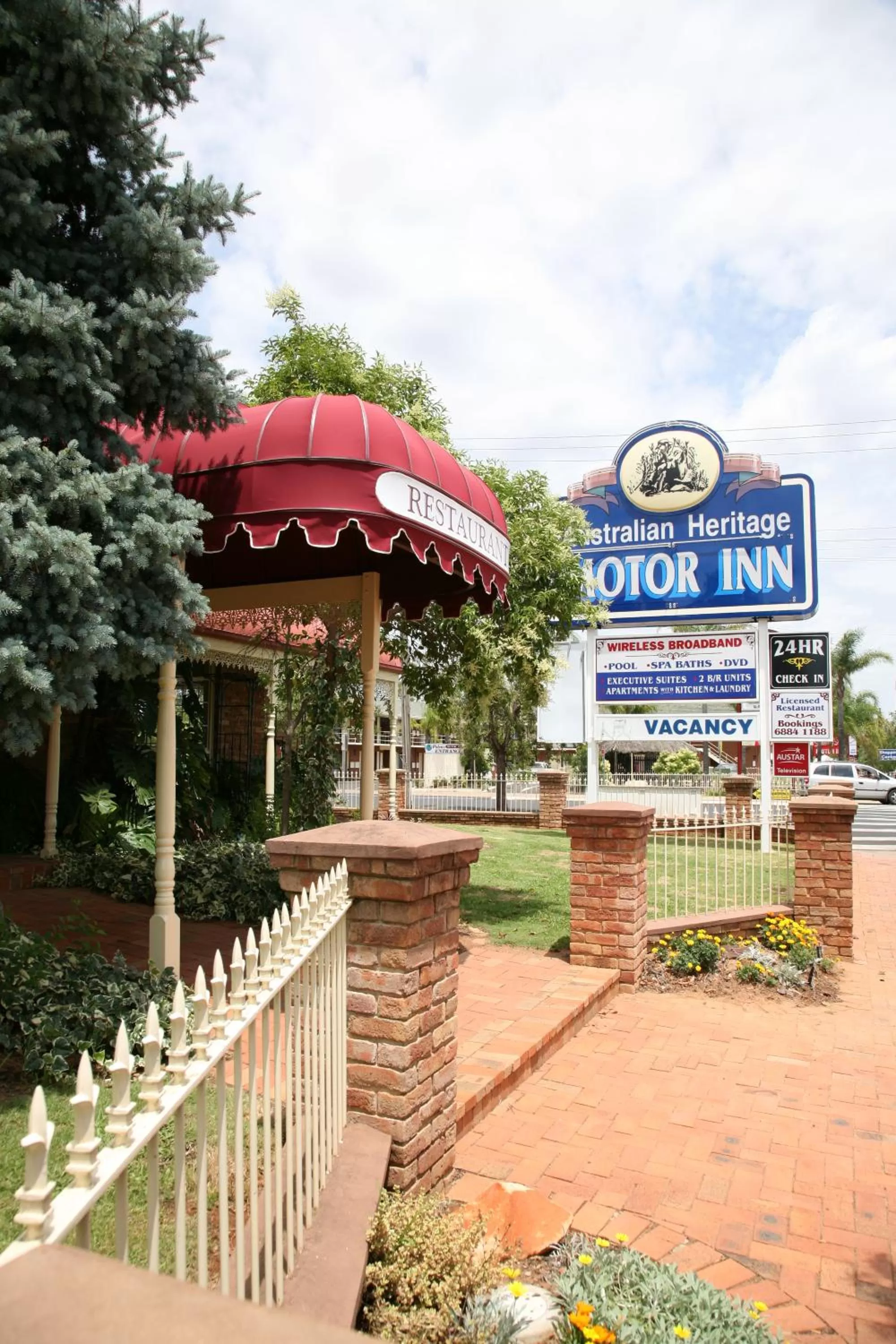Facade/entrance in Australian Heritage Motor Inn