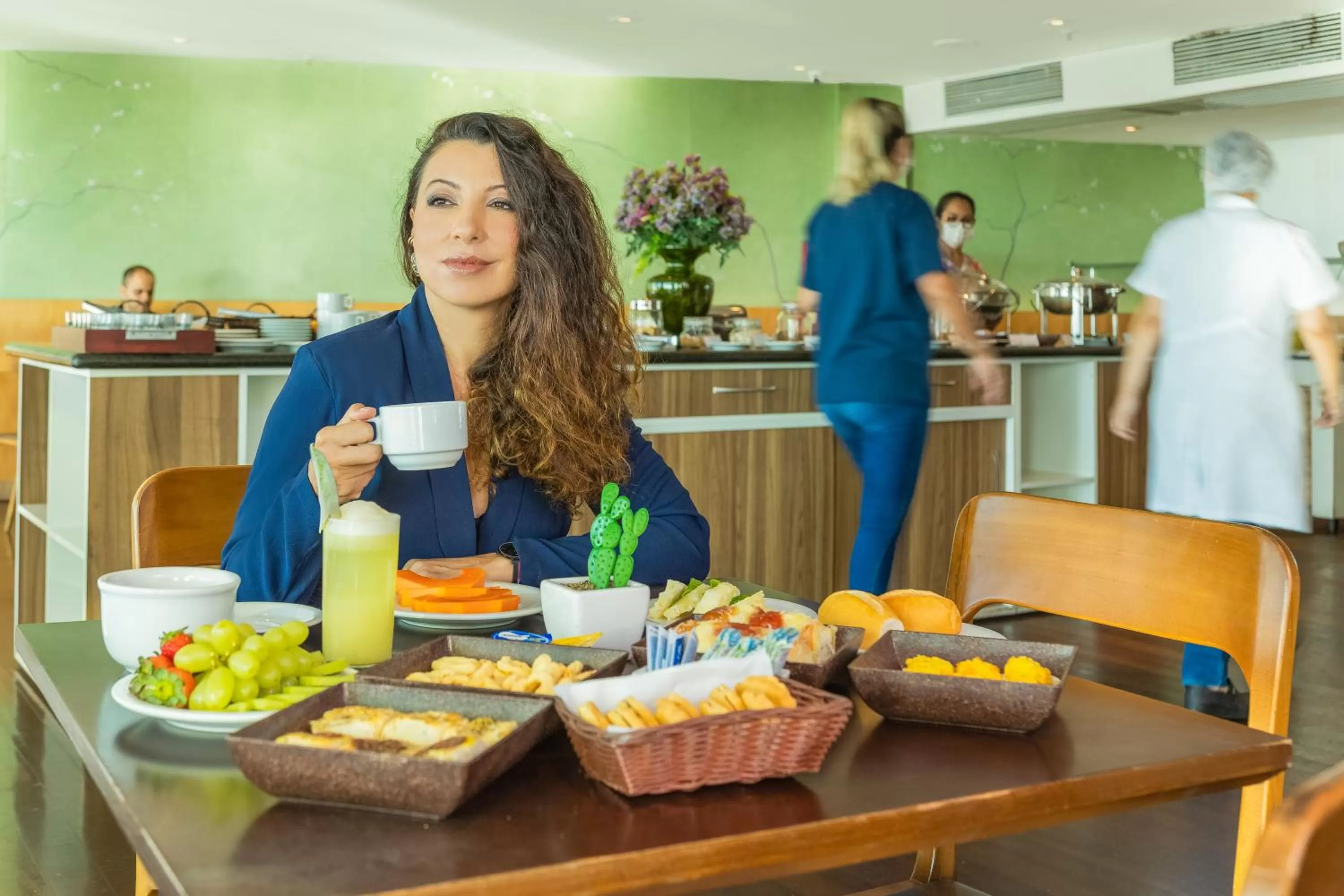 Restaurant/places to eat in Golden Tulip Macaé