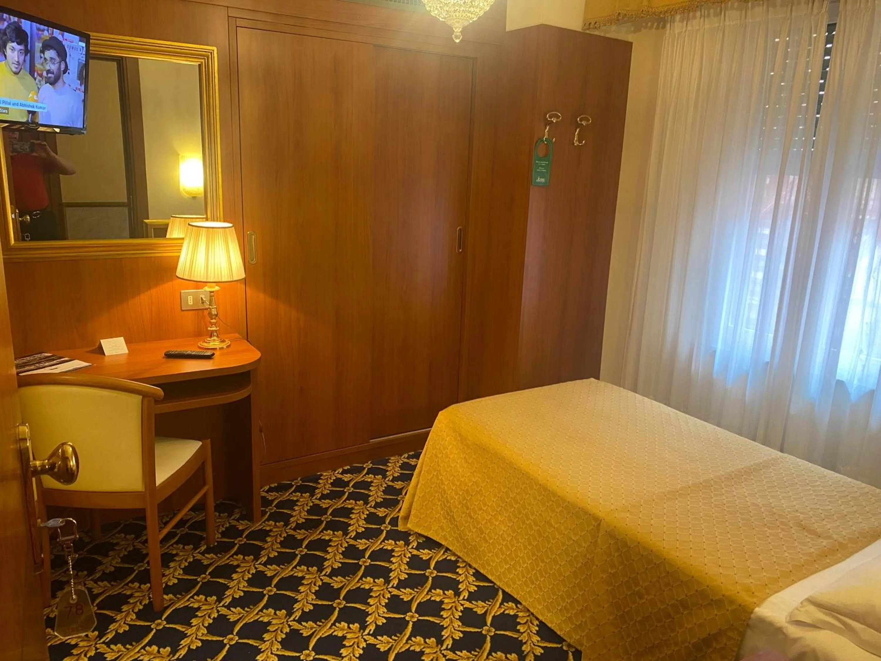 Bedroom, Bed in Hotel Milan Speranza Au Lac