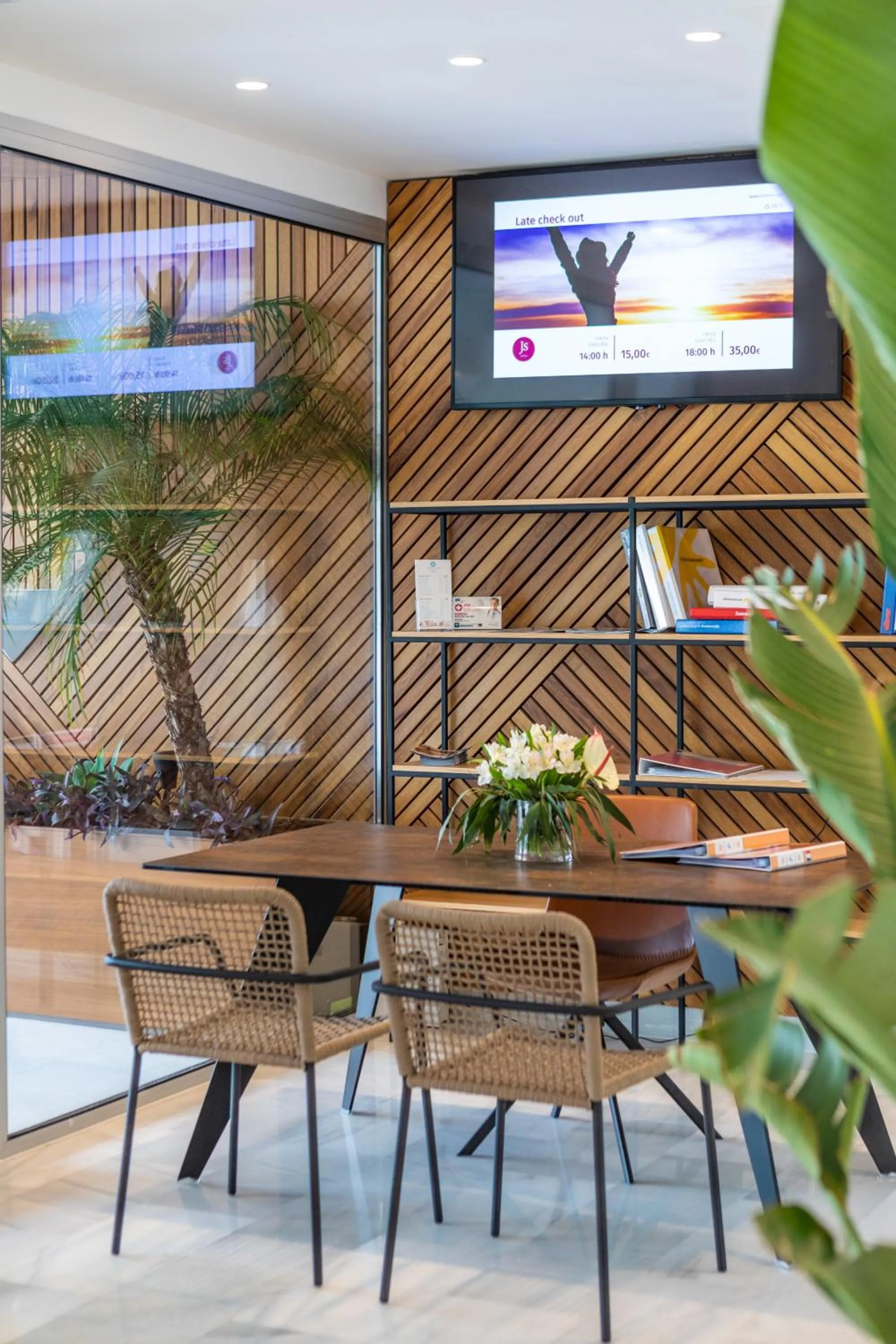 Area and facilities in JS Yate