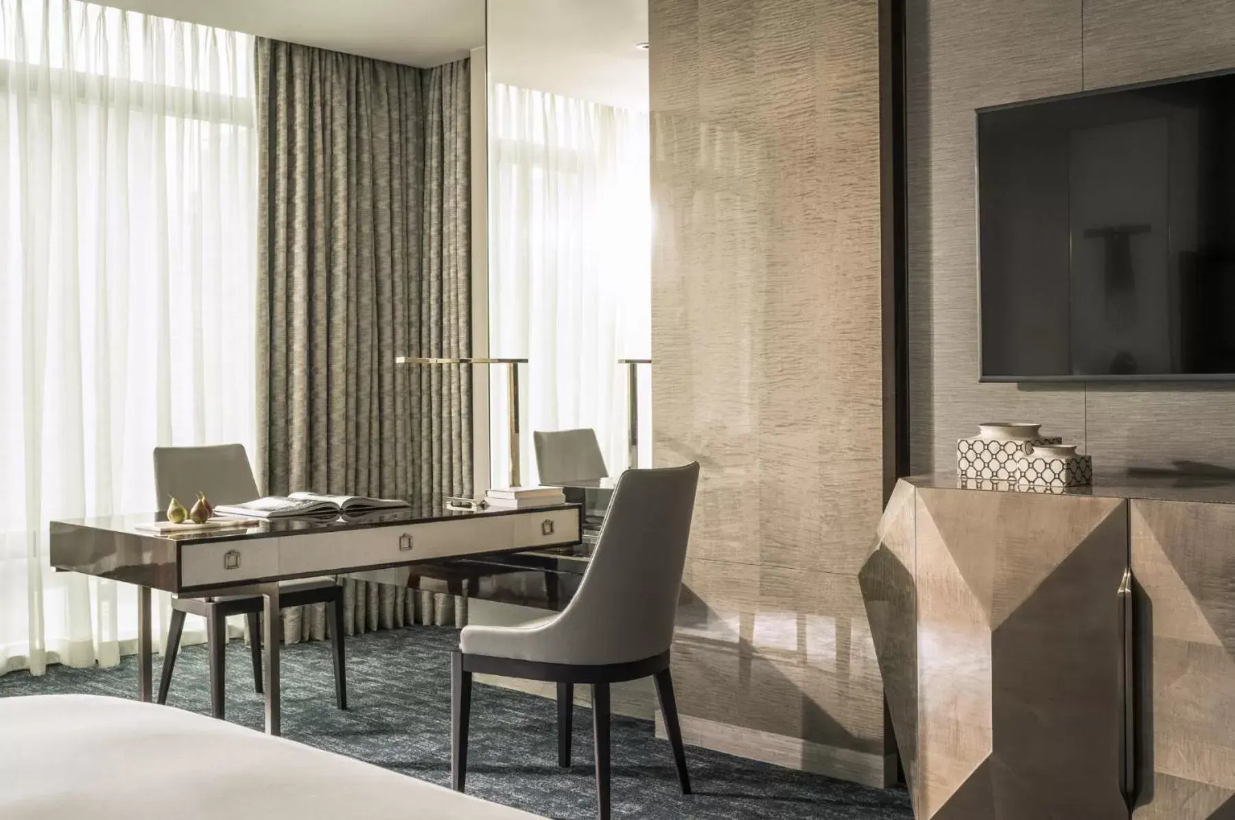 King Room with City View in Four Seasons Hotel Kuala Lumpur King Room with City View in Four Seasons Hotel Kuala Lumpur