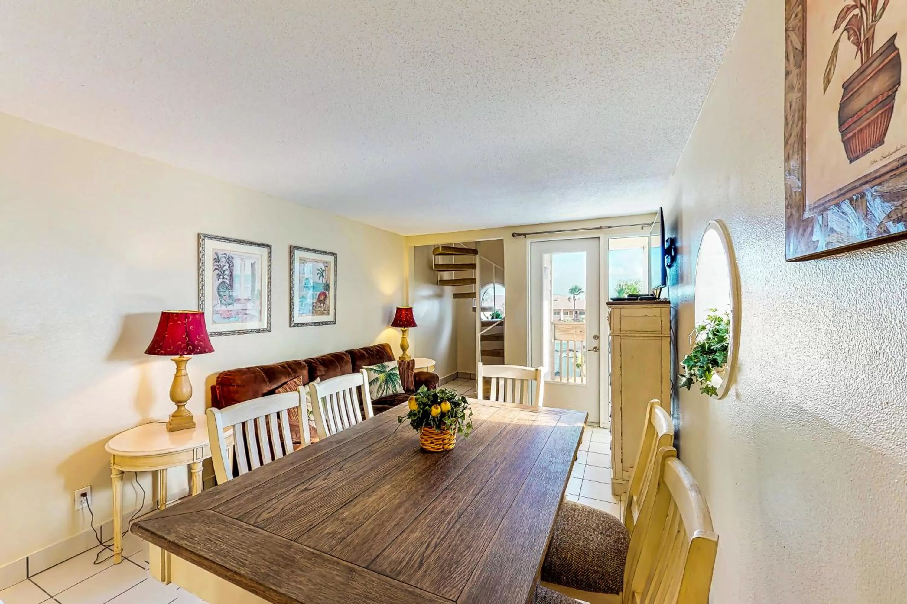 Dining Area in Solare Garden Villa #773