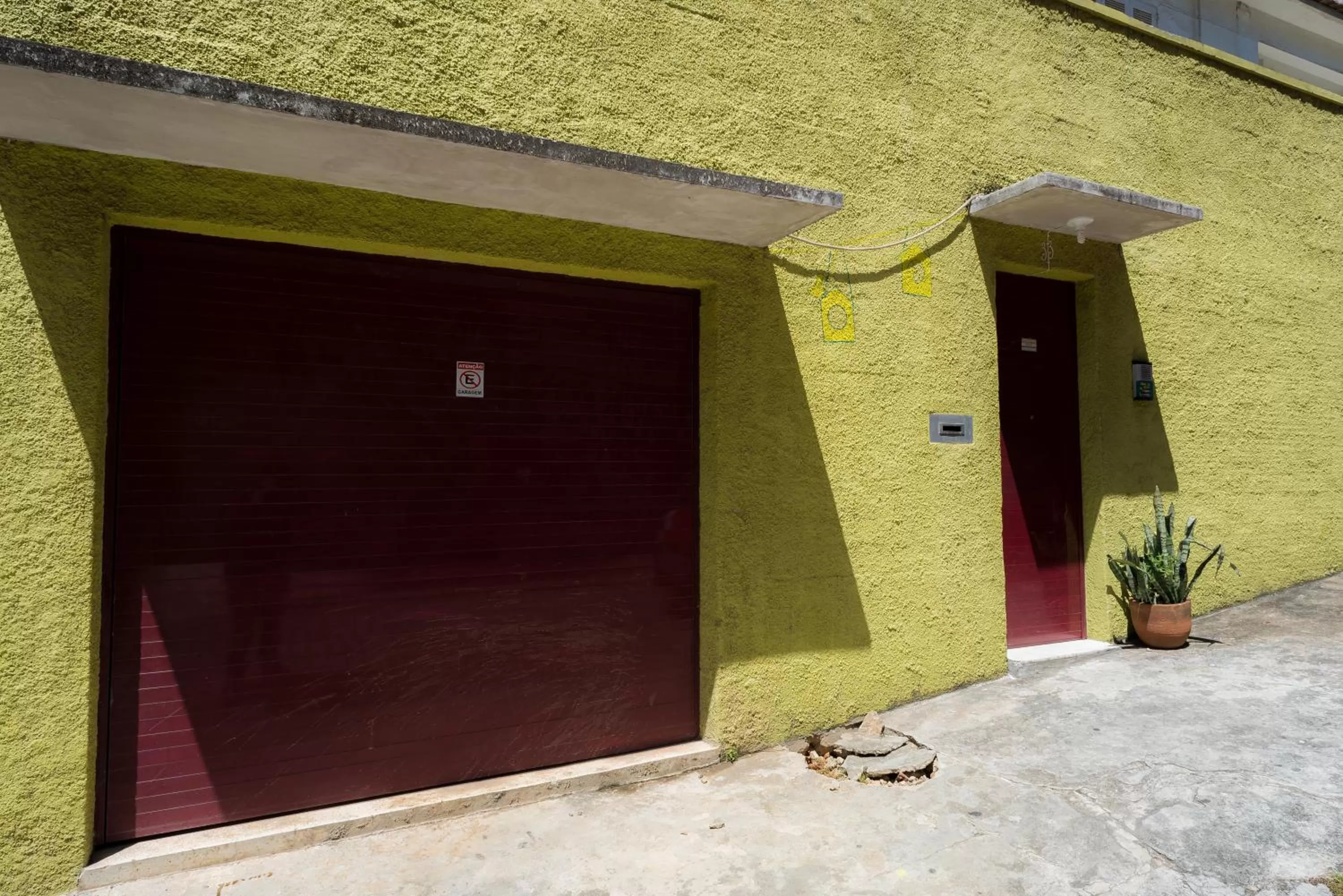 Facade/entrance in Casa da Gente