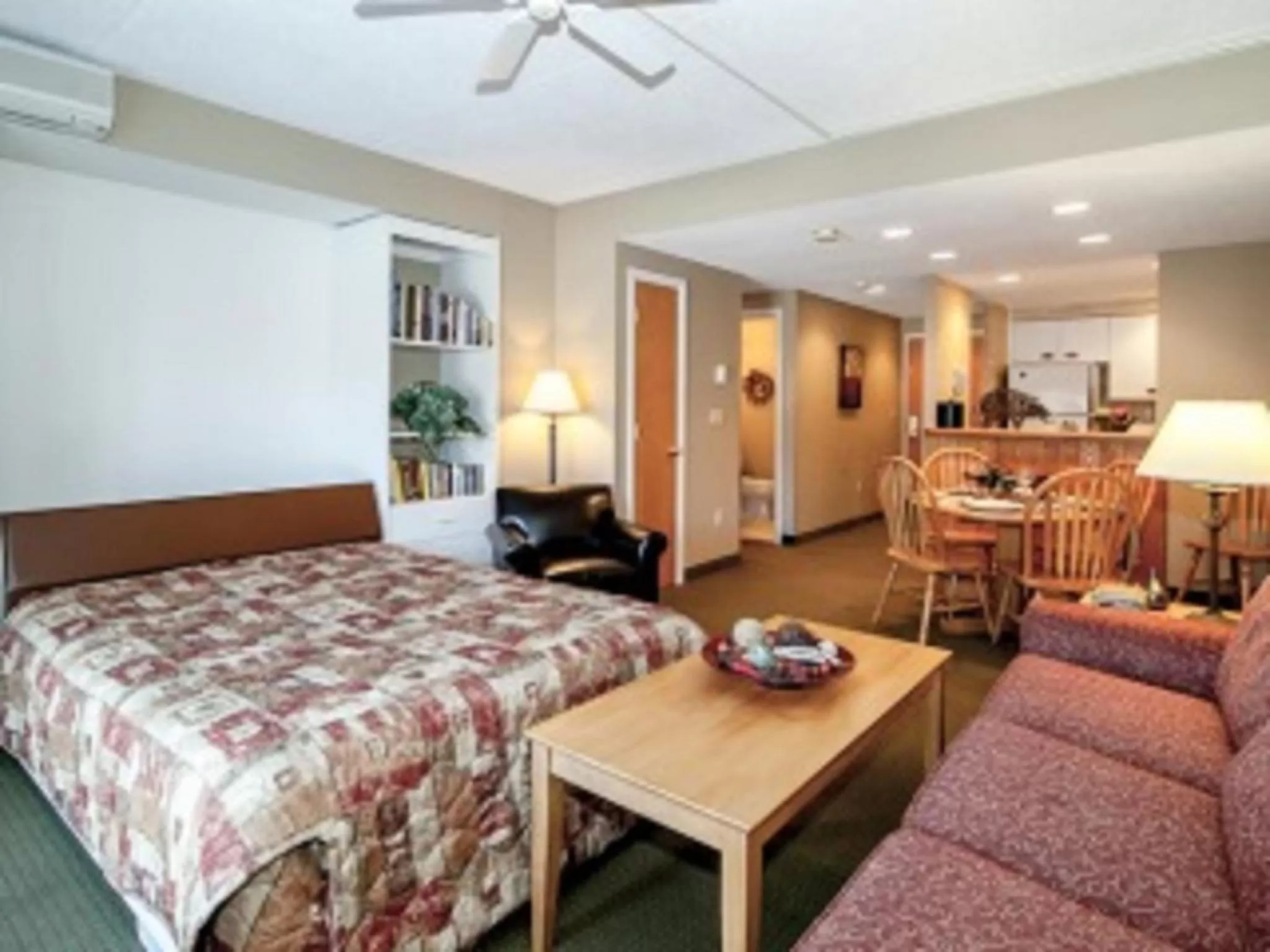 Photo of the whole room in Rivergreen Resort