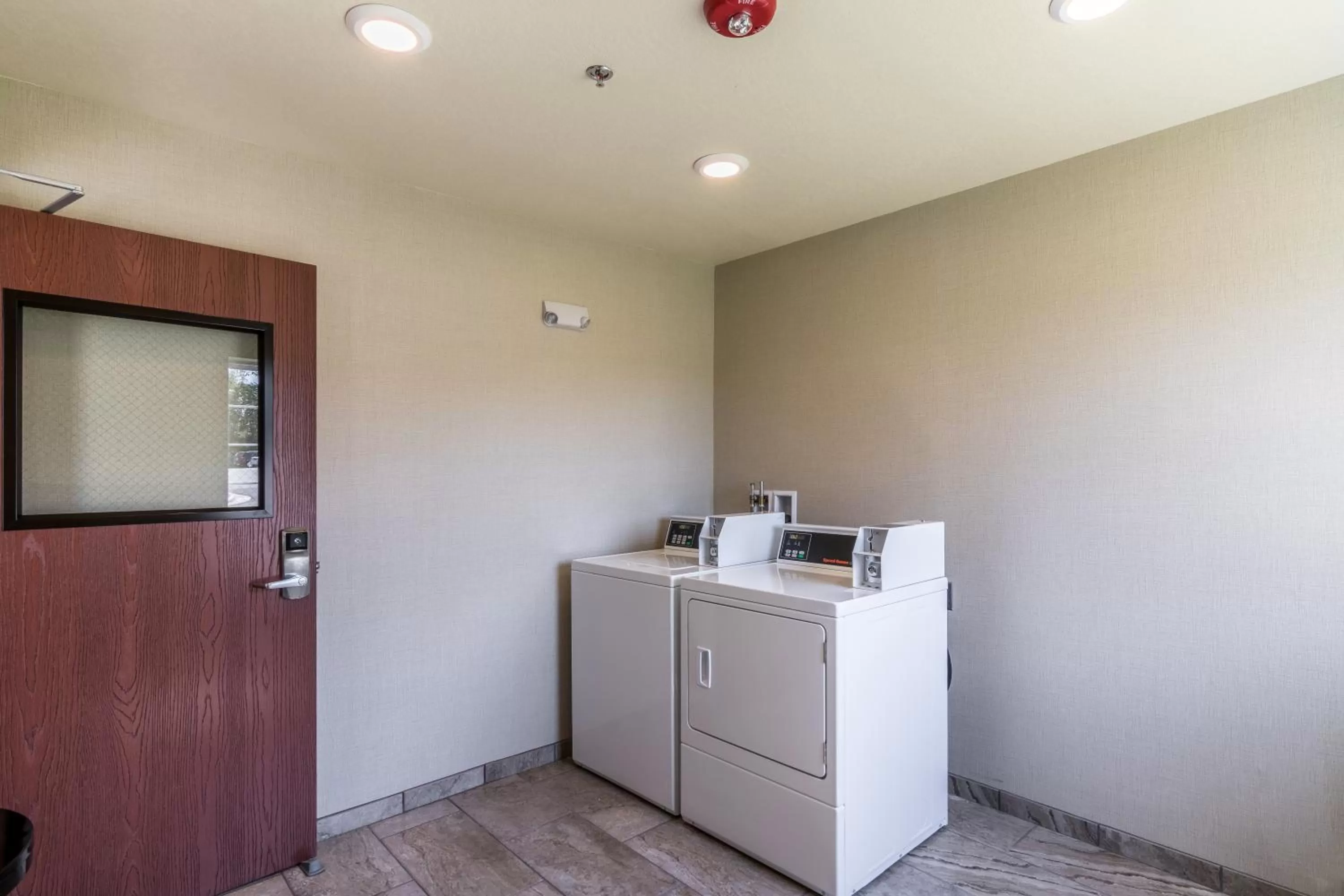 laundry in Cobblestone Inn & Suites - Barron