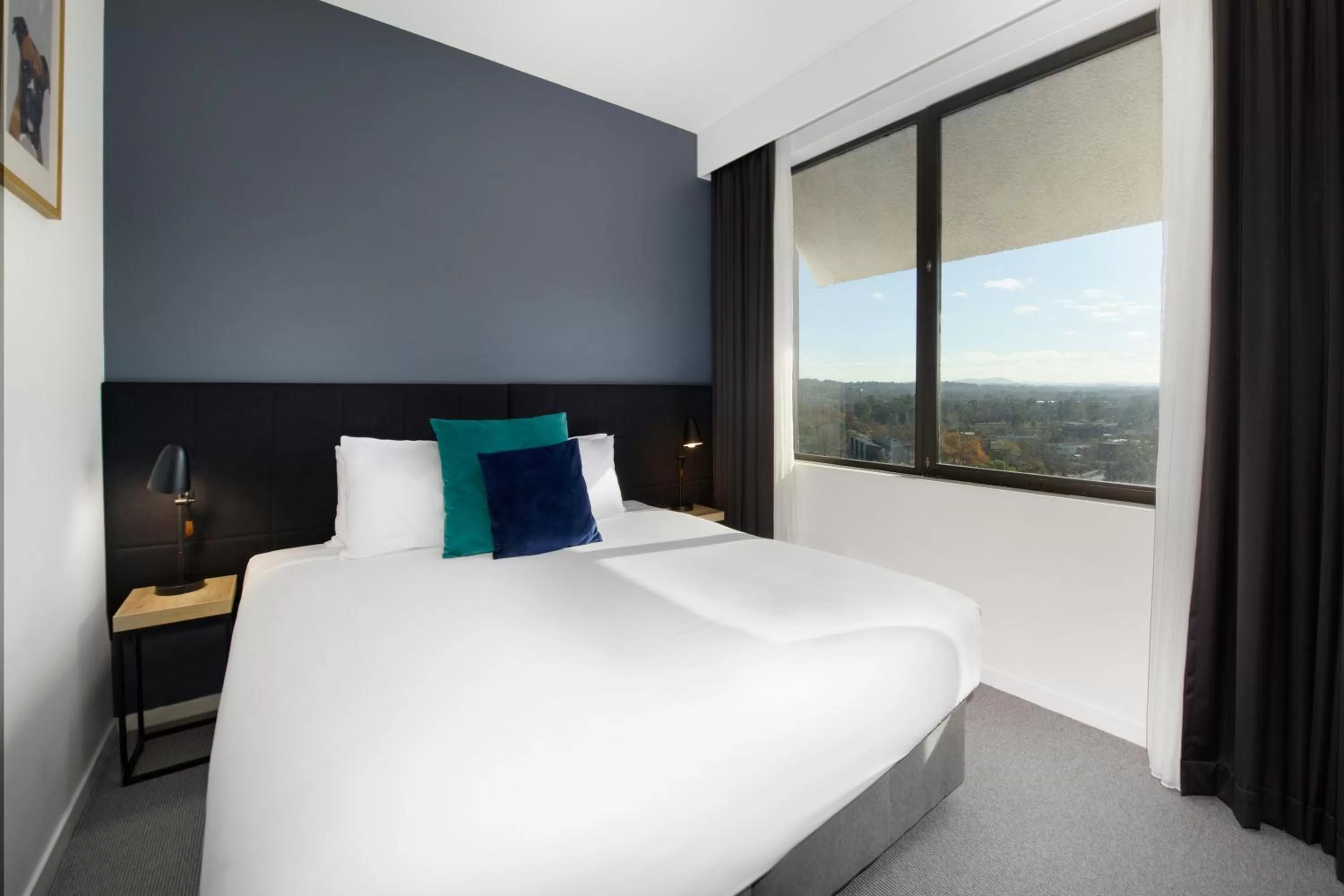 Bedroom, Bed in Mantra MacArthur Hotel