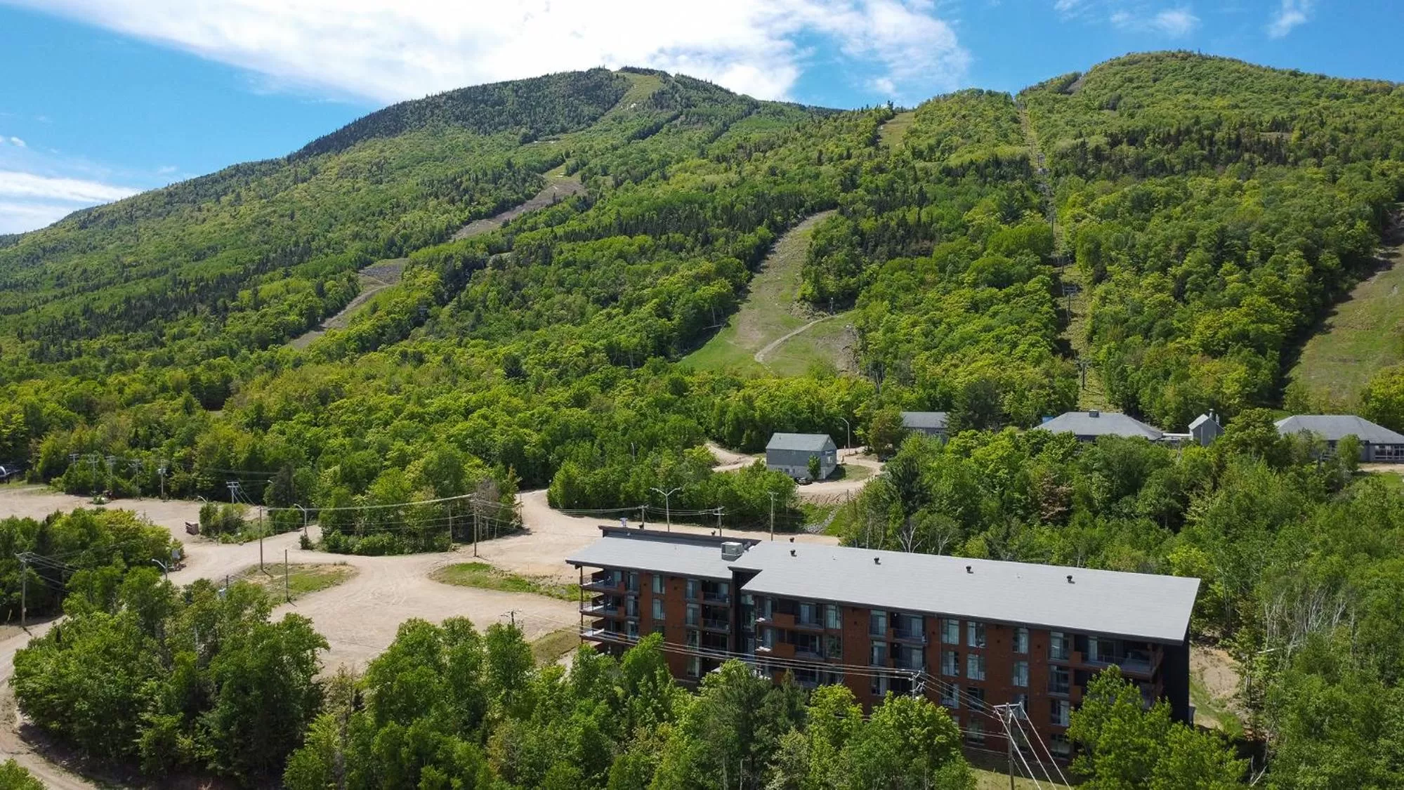 Property building, Bird's-eye View in Appartements au Massif - Les Caches de la Grande Pointe - Ski, Vélo, Plein-air