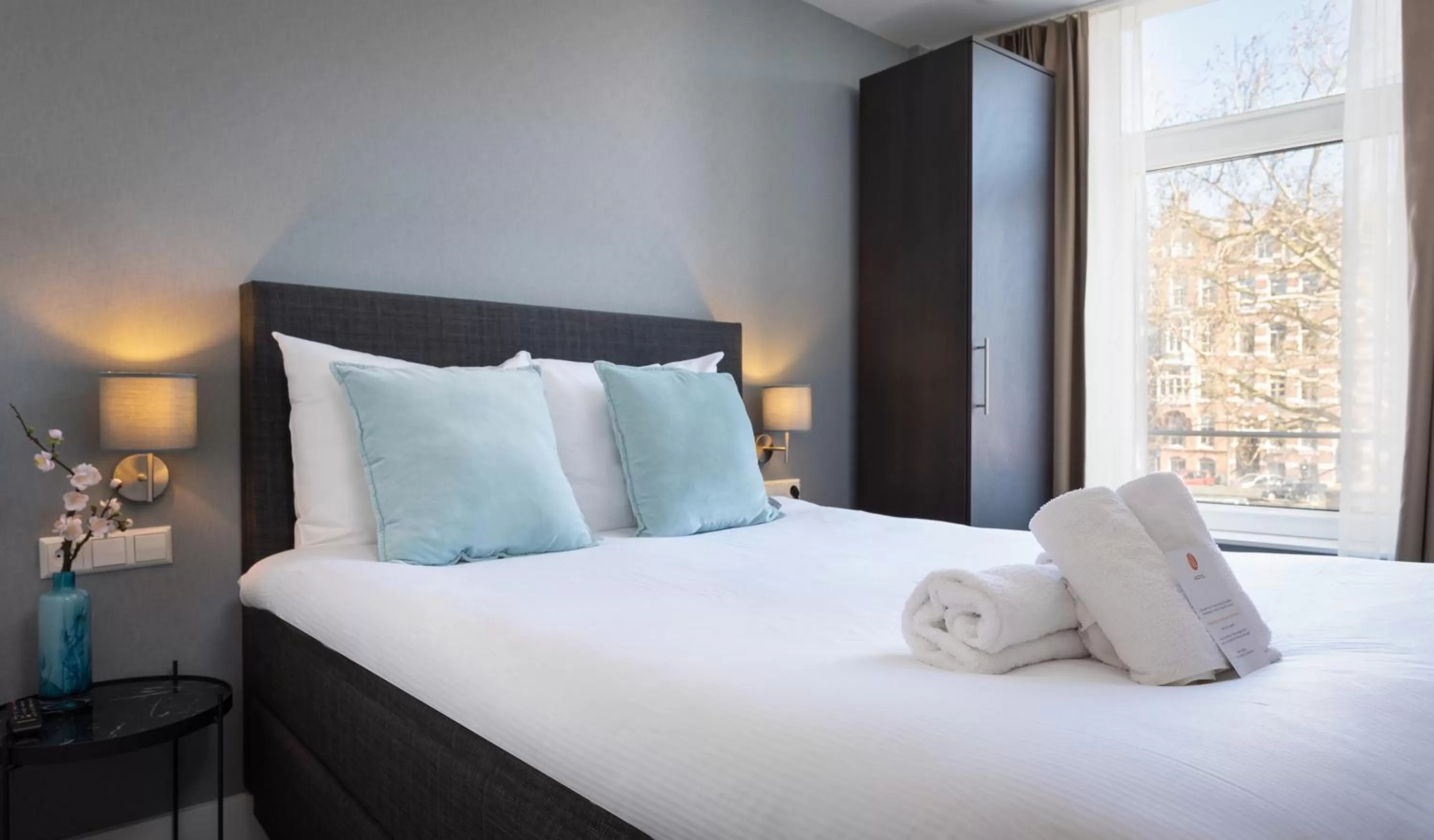 Bed in NL Hotel District Leidseplein