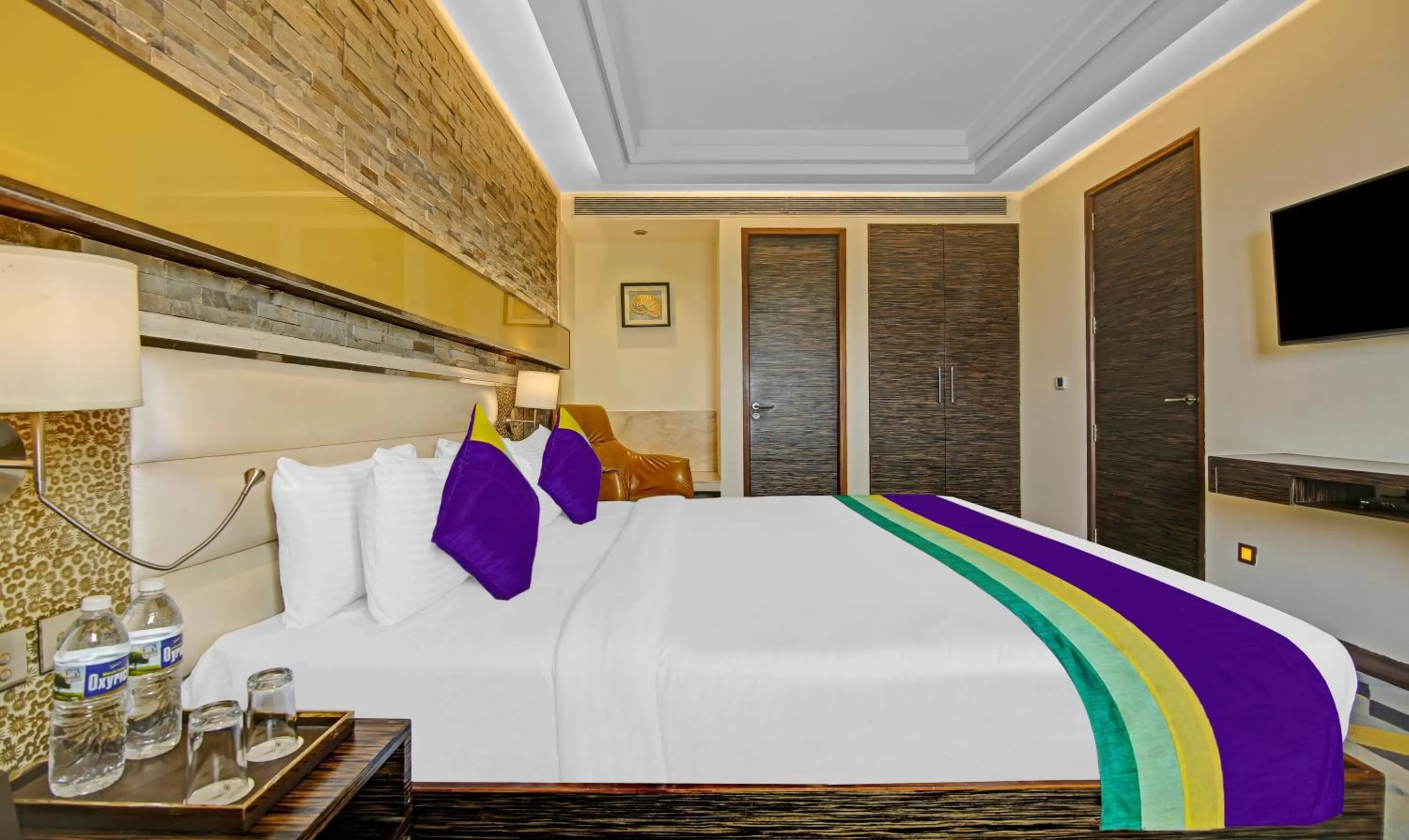 Bed in Treebo Premium Arista