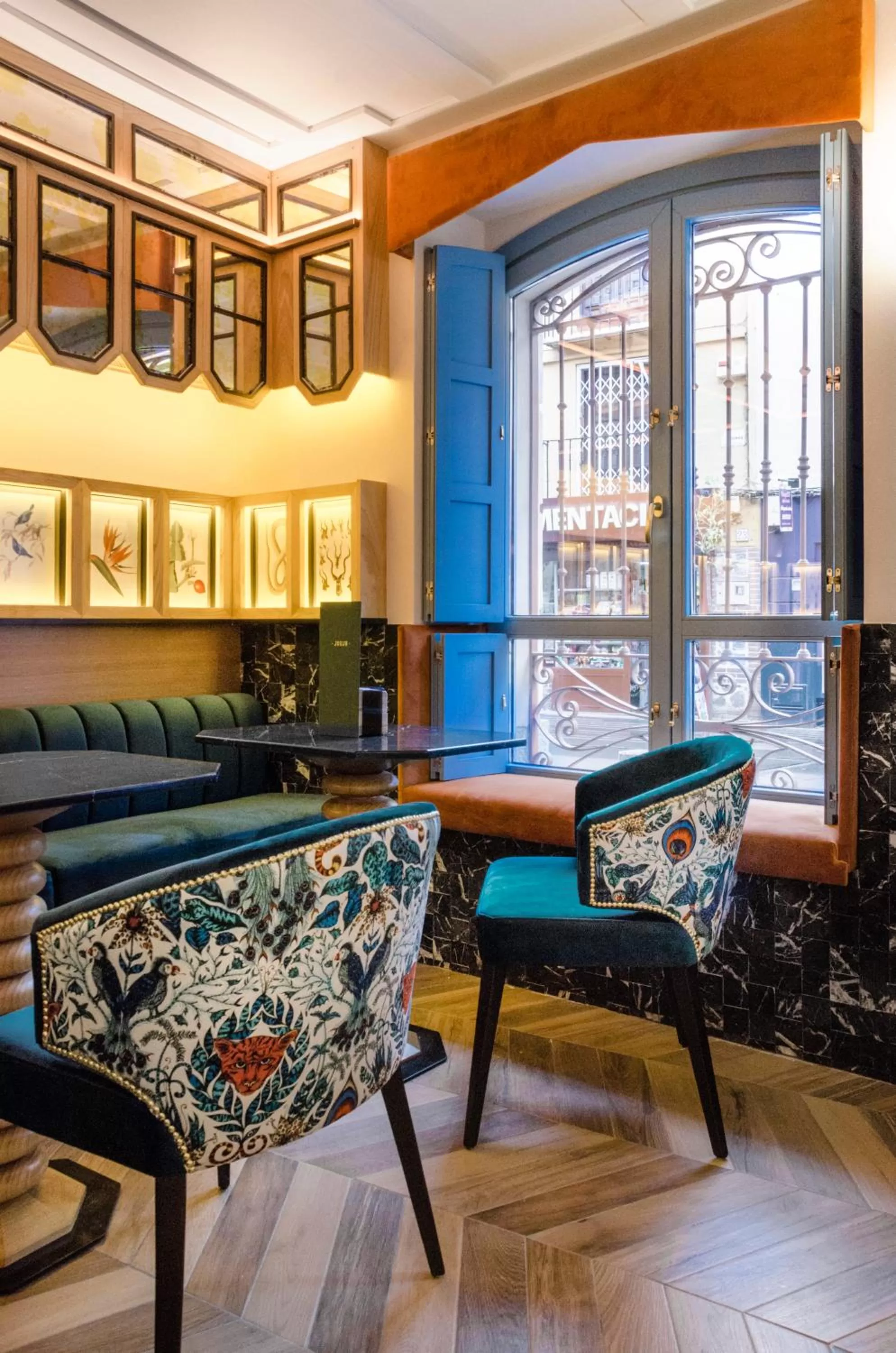 Restaurant/places to eat in Blue Windows House Apartamentos & Suites