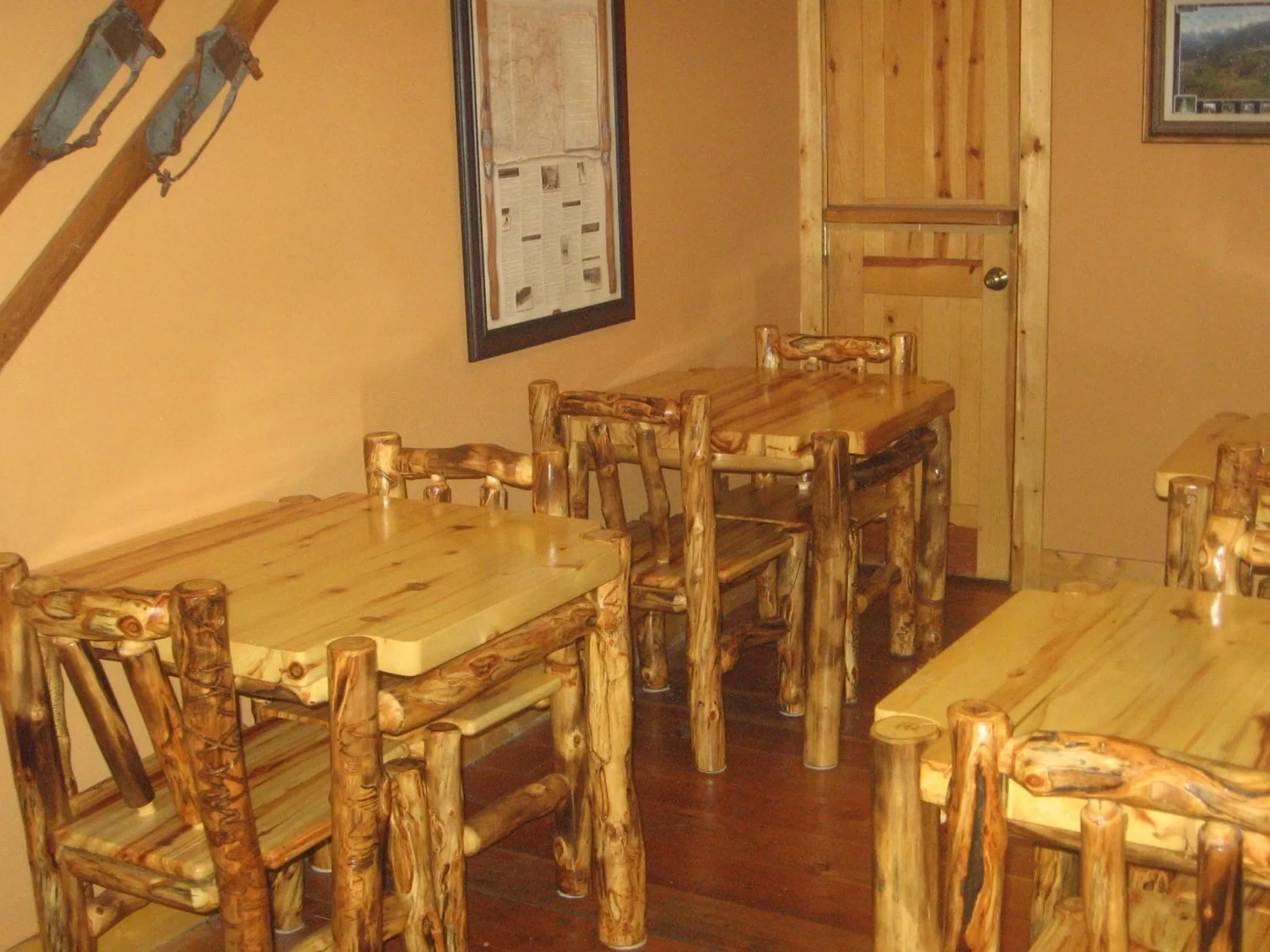 Restaurant/places to eat in New Summit Inn