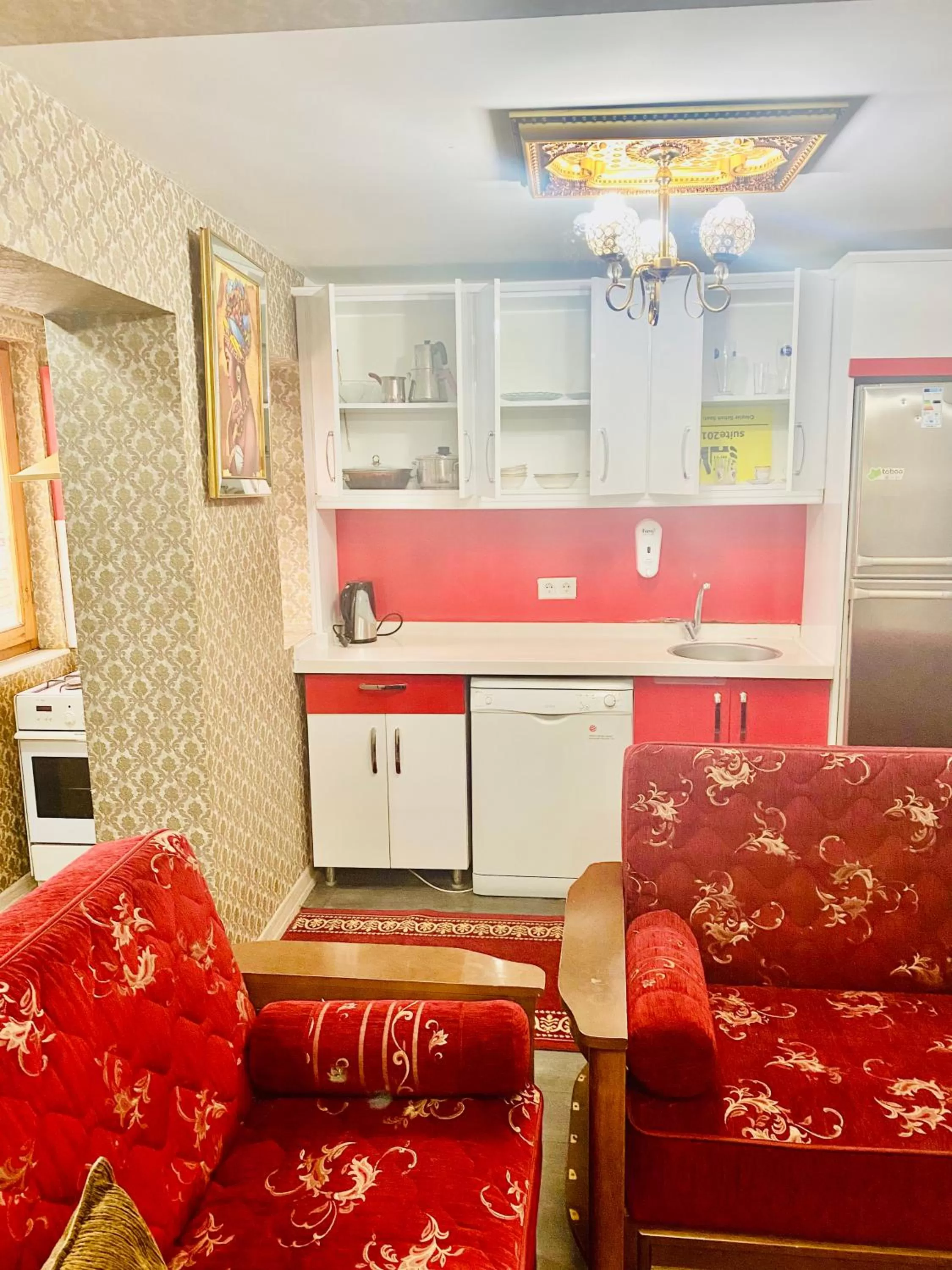 Kitchen or kitchenette in White Suites Hotel İstanbul