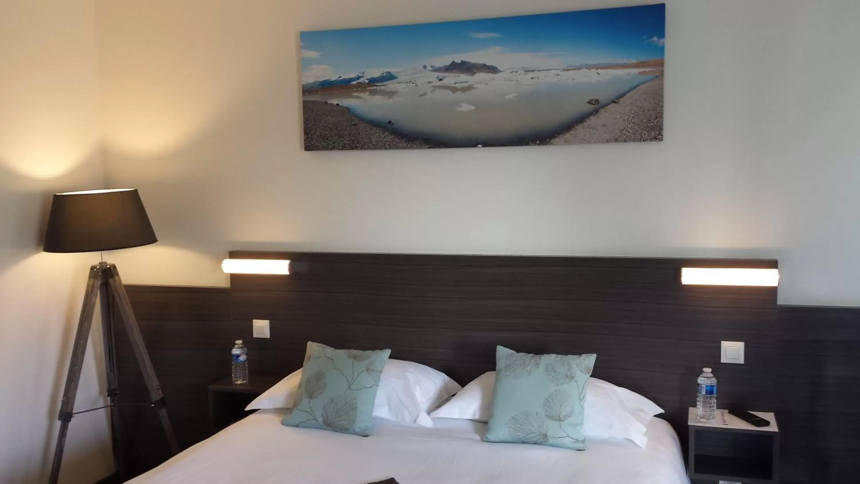 Superior Double Room in Hôtel Restaurant Bel Air Crevin - Axe Rennes Nantes Superior Double Room in Hôtel Restaurant Bel Air Crevin - Axe Rennes Nantes