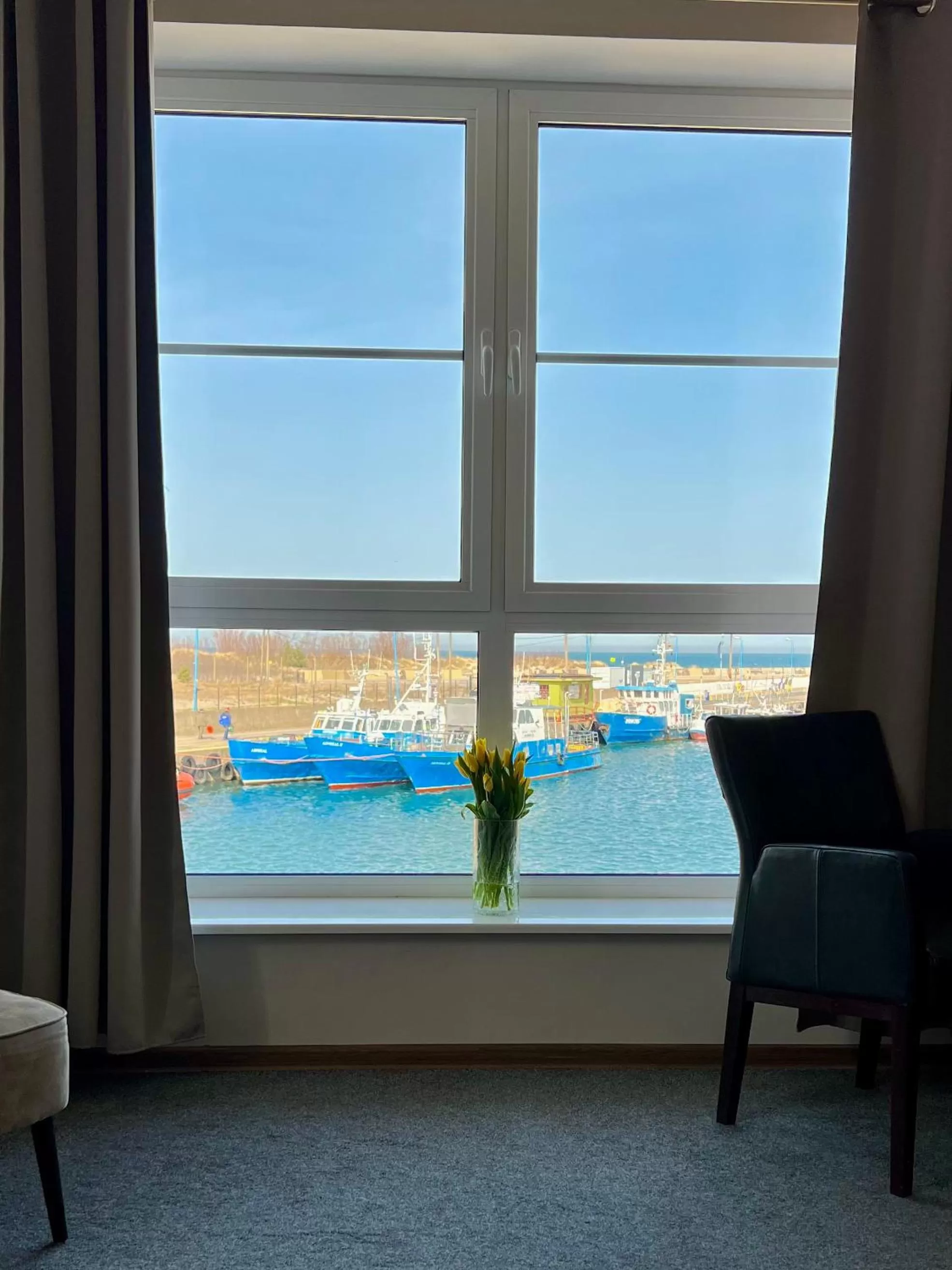 Natural landscape, Pool View in W Porcie