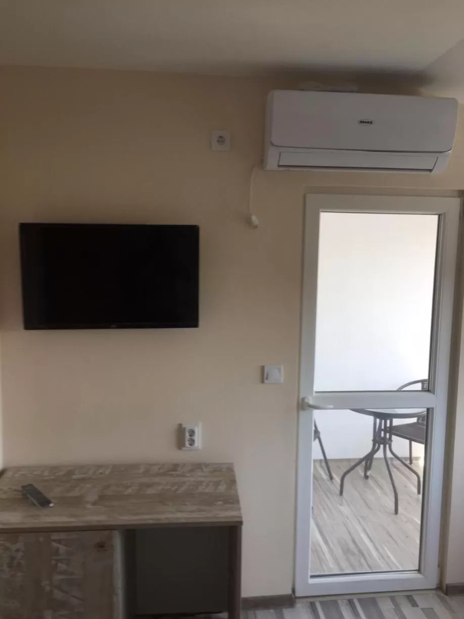 TV/Entertainment Center in Family Hotel Malibu